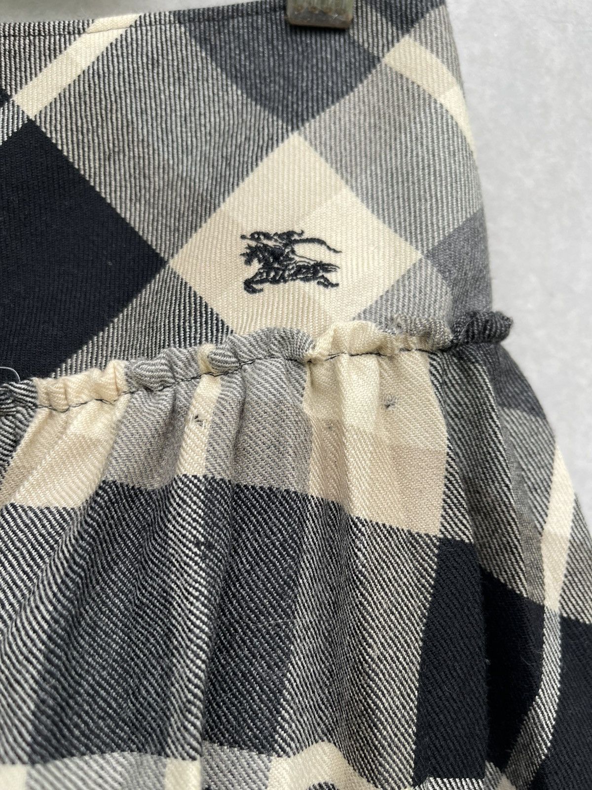 Burberry Burberry Blue Label Women's Nova Check Baggy Skirt Size 28" / US 6 / IT 42 - 9 Thumbnail