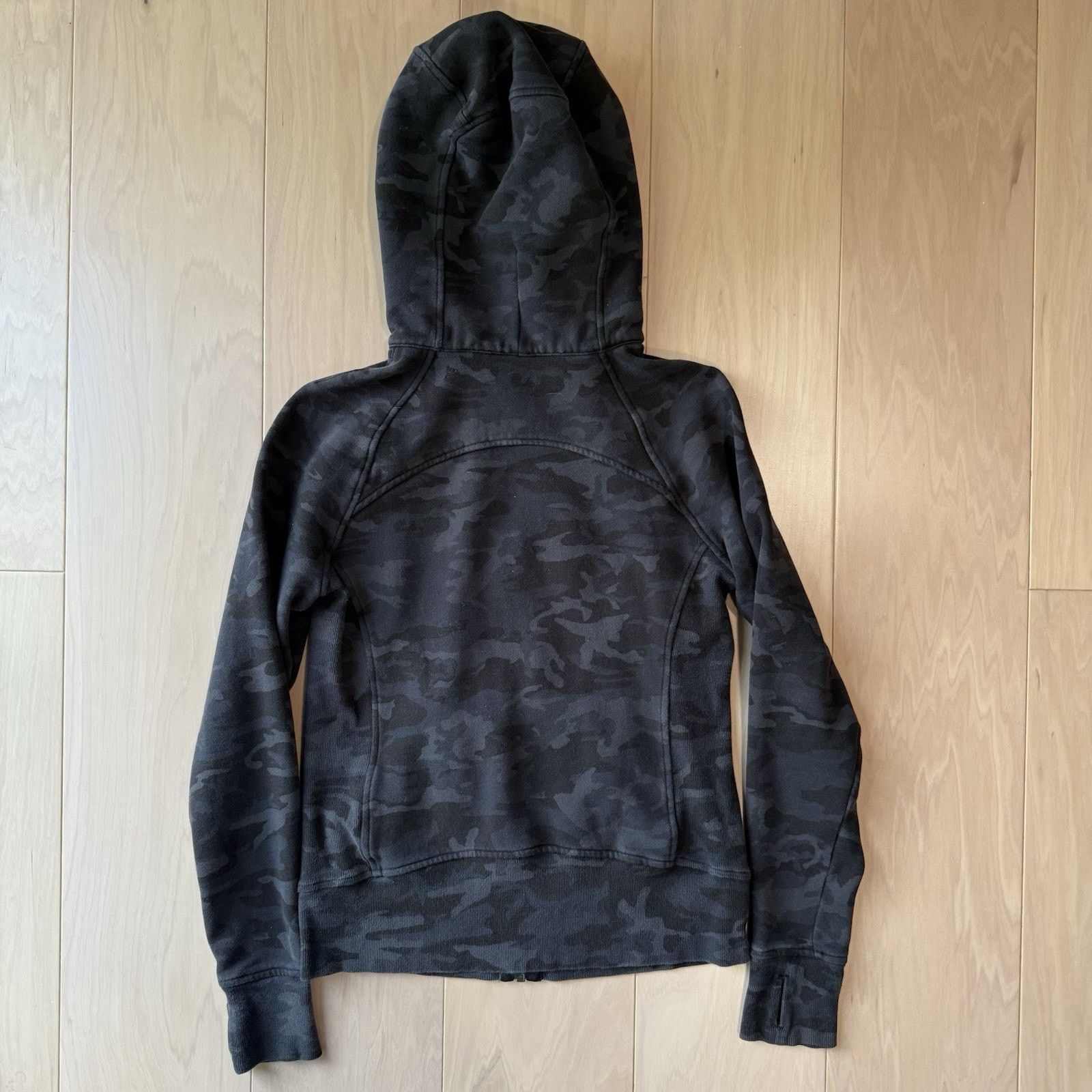 Lululemon Lululemon Scuba Hoodie 6 Black Camo Full Zip Jacket Workout Size M / US 6-8 / IT 42-44 - 8 Thumbnail