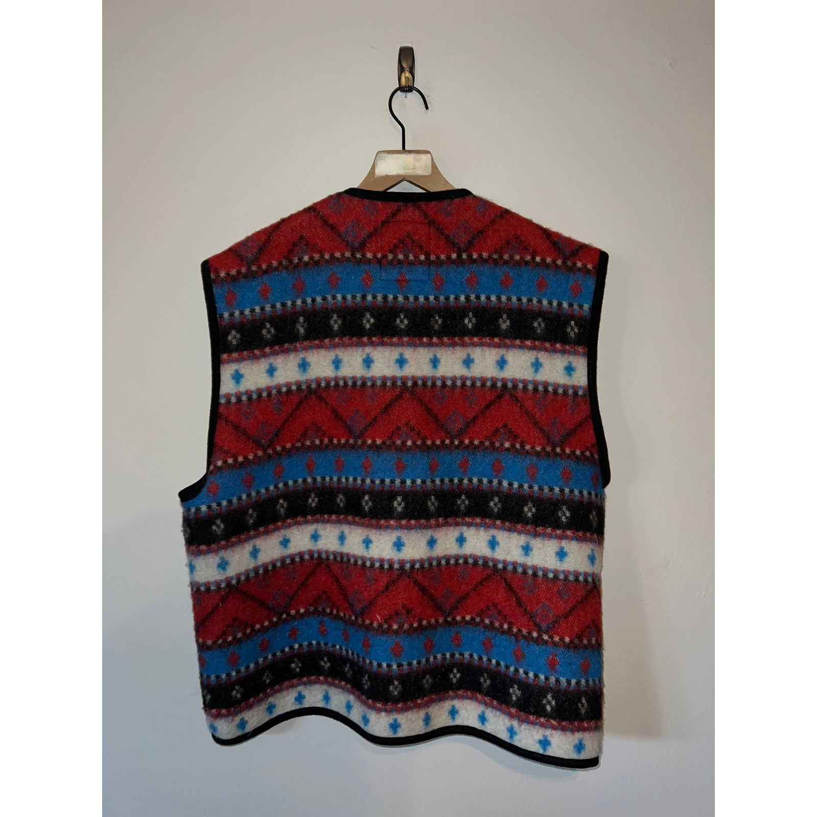 Vintage Vintage Norway Wool Vest Liliumn Design Of Norway XL Size US XL / EU 56 / 4 - 8 Thumbnail