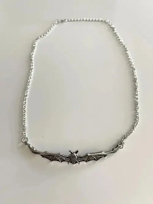 Jewelry STEAL! Y2K Vampire Bat Necklace Size ONE SIZE - 2 Thumbnail