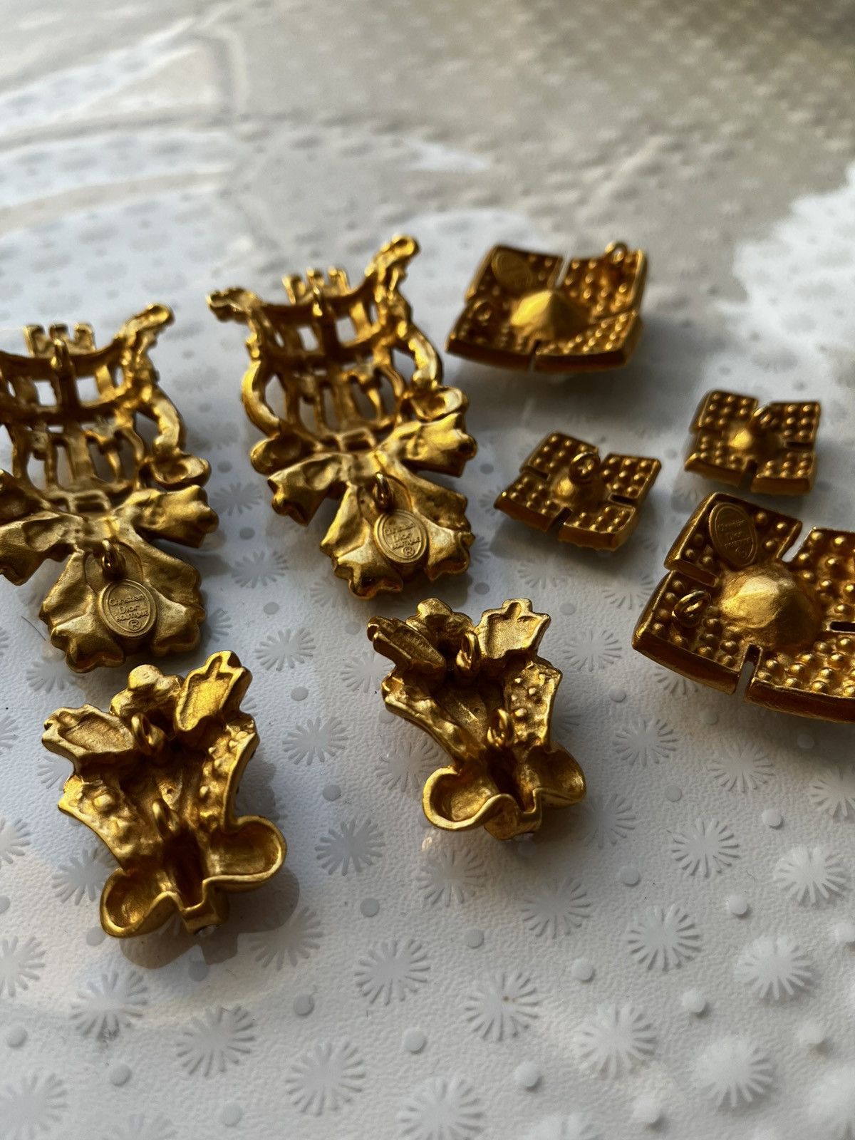 Christian Dior Monsieur Christian Dior Boutique 90s Gold Plated Rhinestones Brooches Size ONE SIZE - 8 Thumbnail