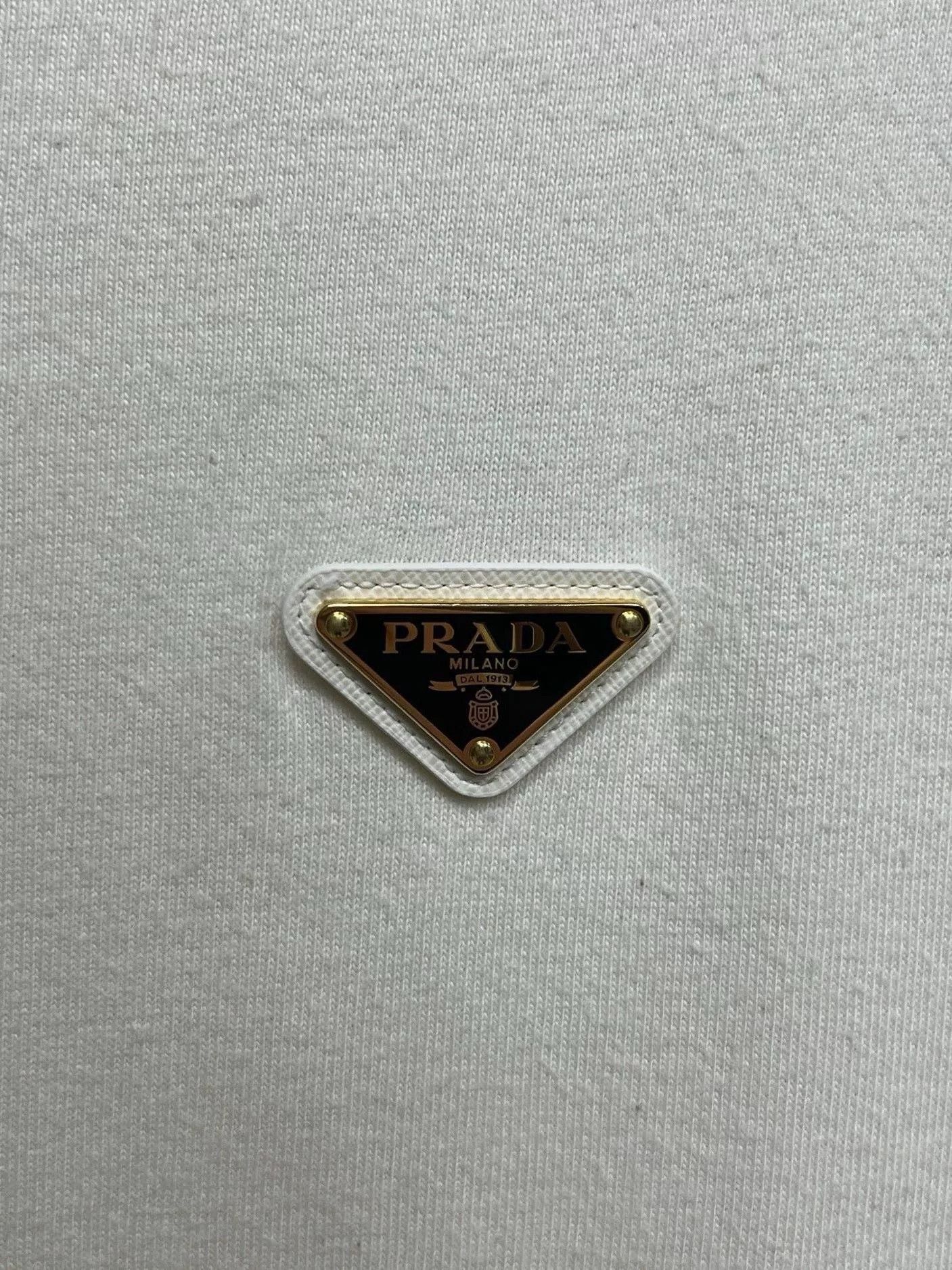 Prada Prada White Brass Triangle Logo Short-Sleeve Size US L / EU 52-54 / 3 - 3 Thumbnail