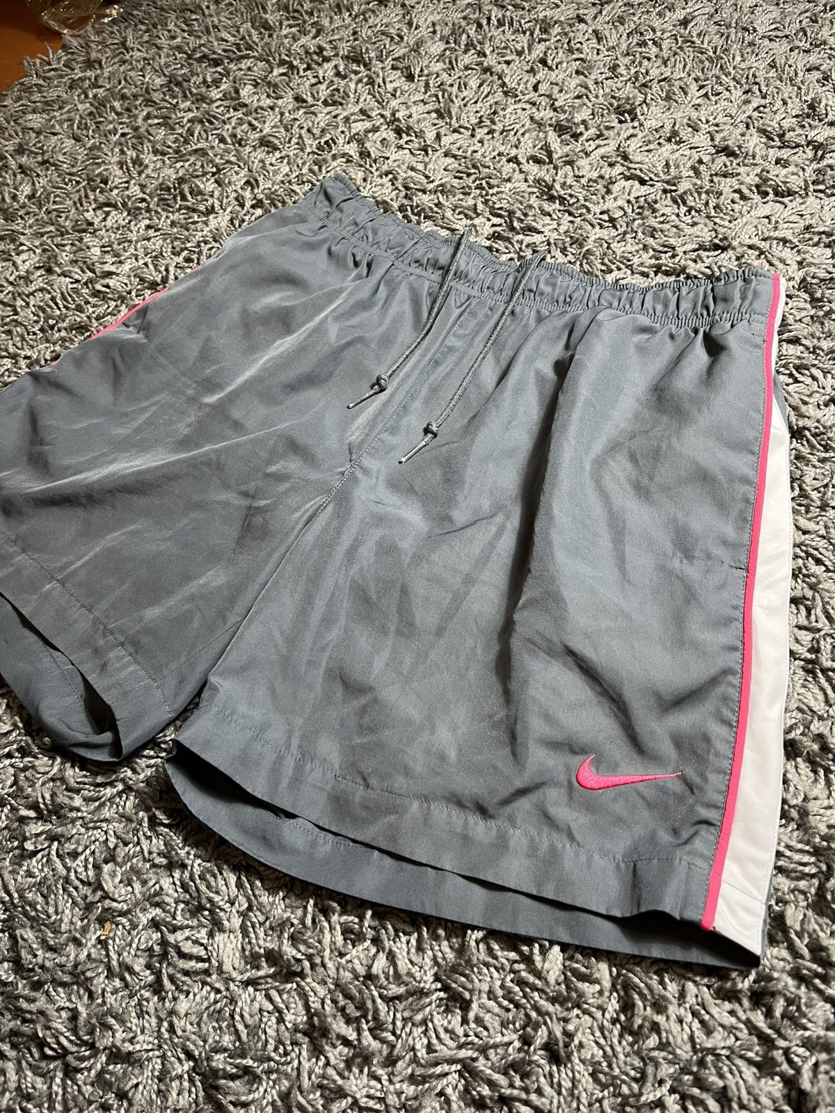 Vintage NIKE VINTAGE 00s NYLON SUMMER SHORTS Y2K Size US 32 / EU 48 - 2 Thumbnail