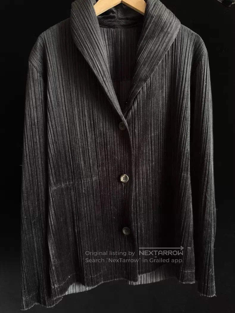 Issey Miyake Issey Miyake Black Ruffle Top Size L / US 10 / IT 46 - 2 Thumbnail