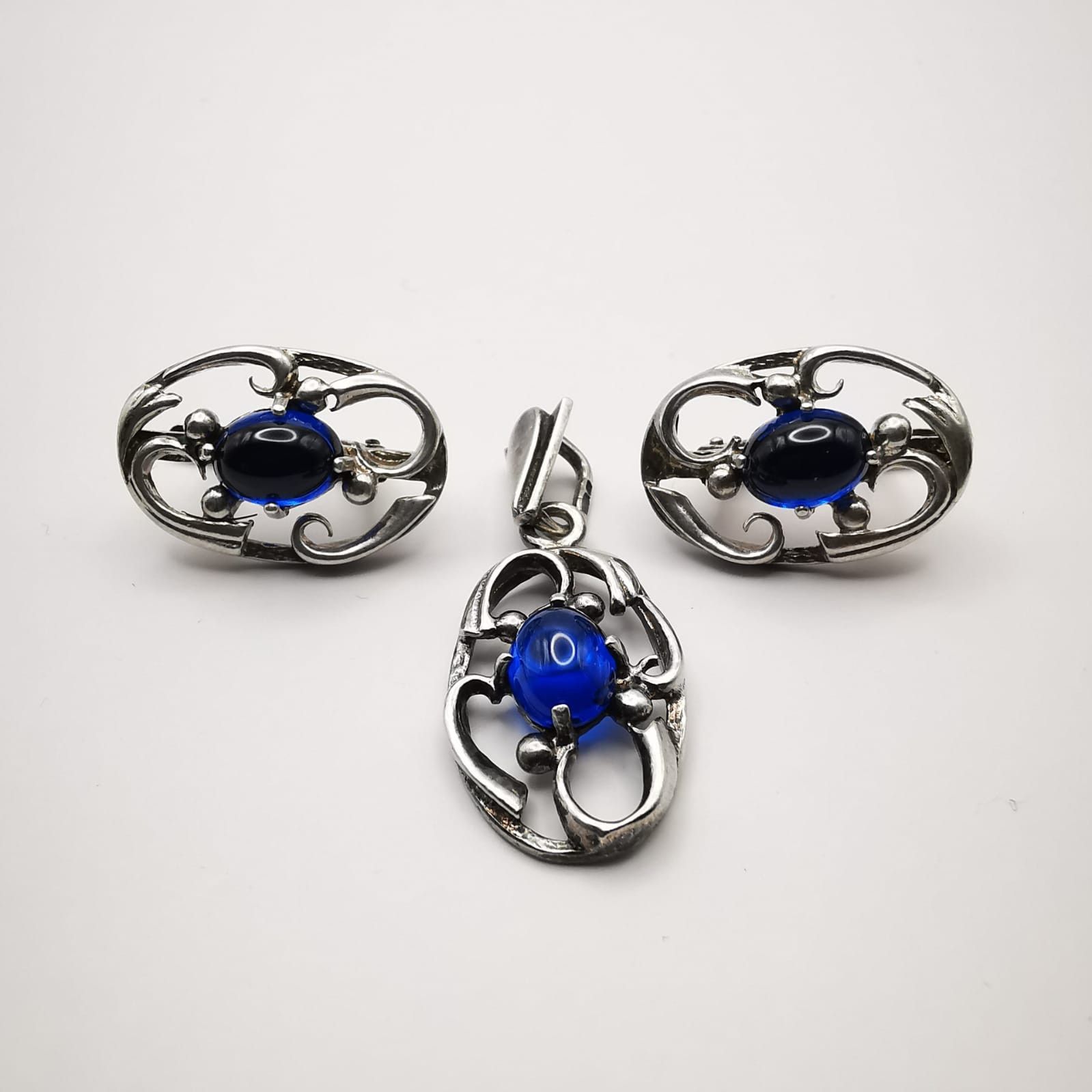 Sterling Silver Chic Vintage Set Pendant, Earrings,925 Sterling Silver Size ONE SIZE - 8 Thumbnail