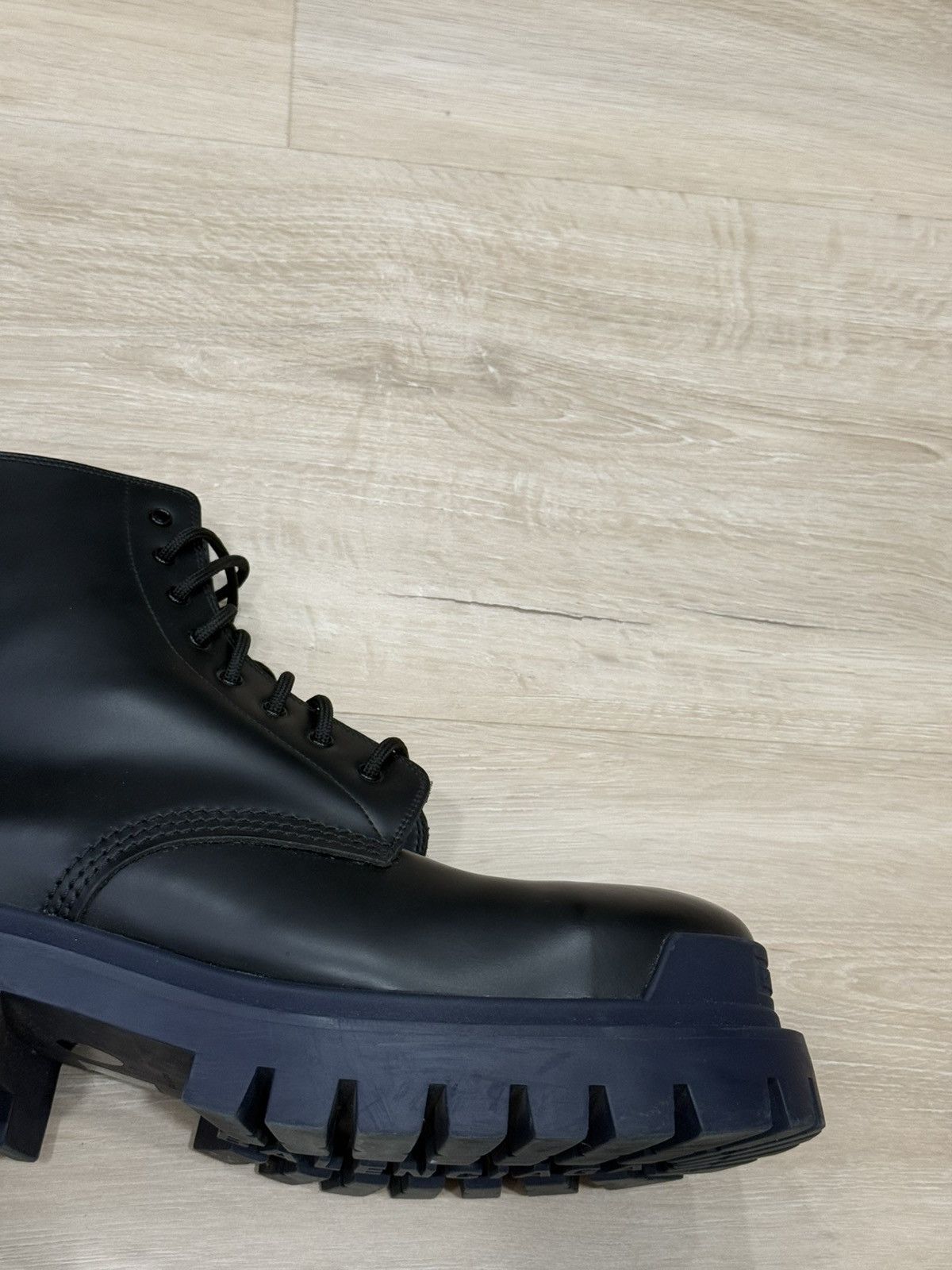 Balenciaga Balenciaga Strike Boots Size US 11 / EU 44 - 10 Thumbnail