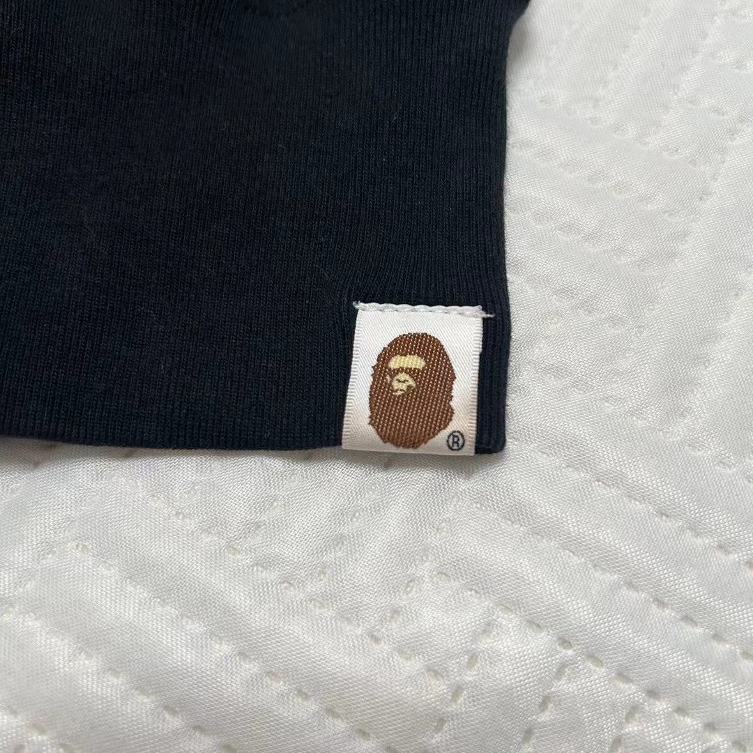 Bape SHARK APPLIQUE CREWNECK Size US M / EU 48-50 / 2 - 6 Thumbnail