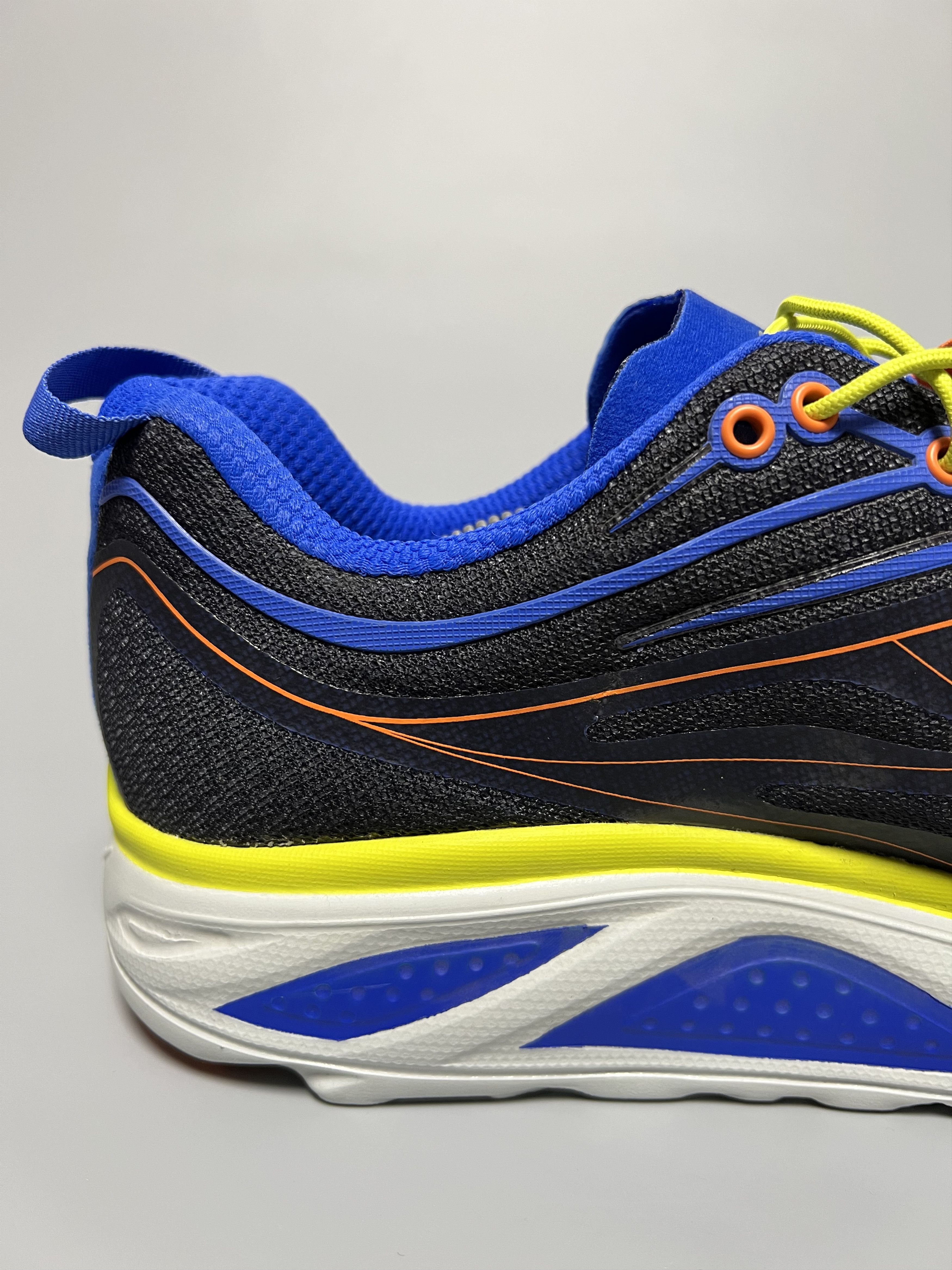 Hoka Hoka Huaka Origins Comfort Walking Shoes Sneakers Travel Size US 10 / EU 43 - 6 Thumbnail