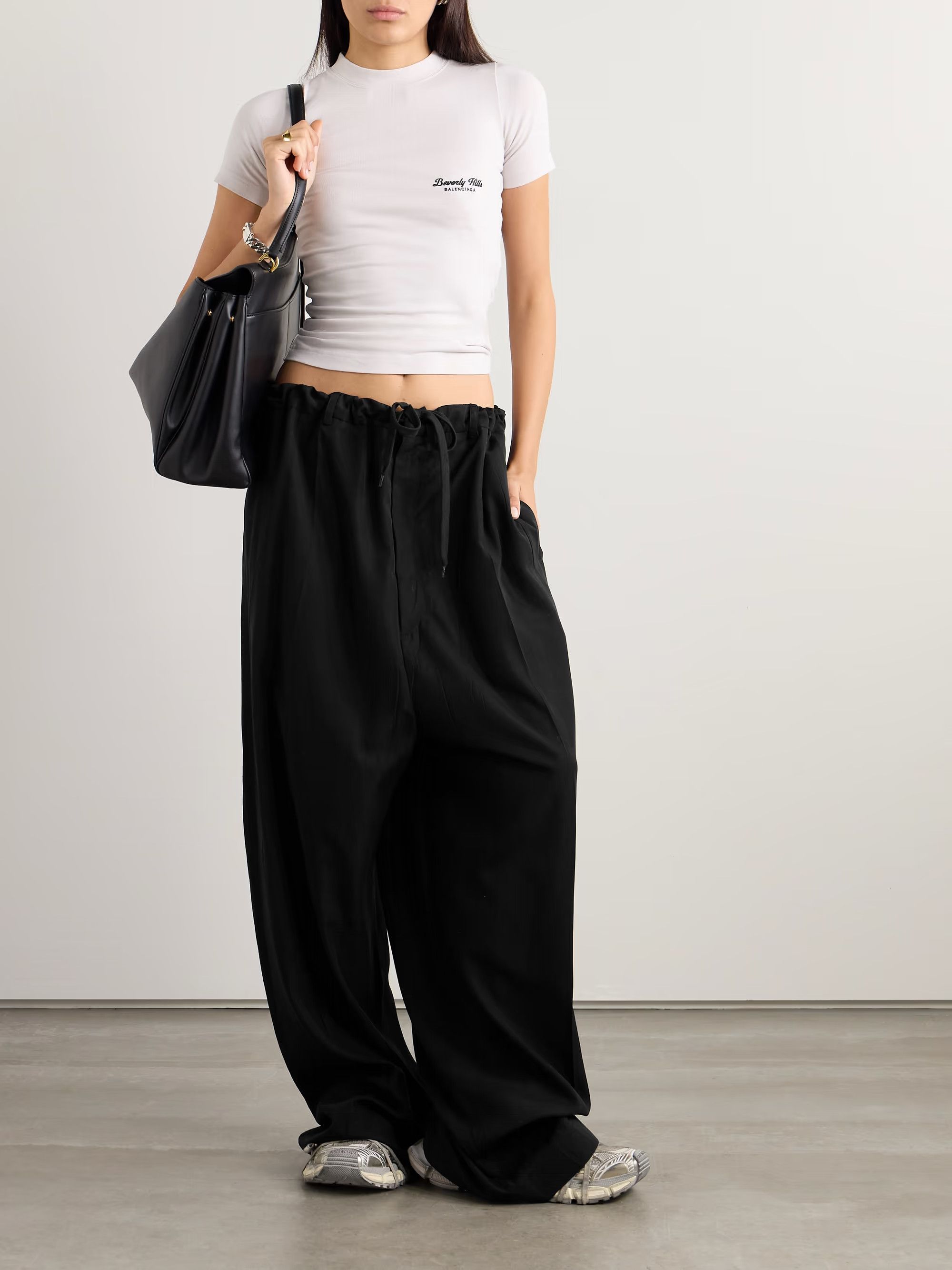 Balenciaga o1y0625 Casual Pant in Black Size 26" / US 2 / IT 38 - 2 Thumbnail