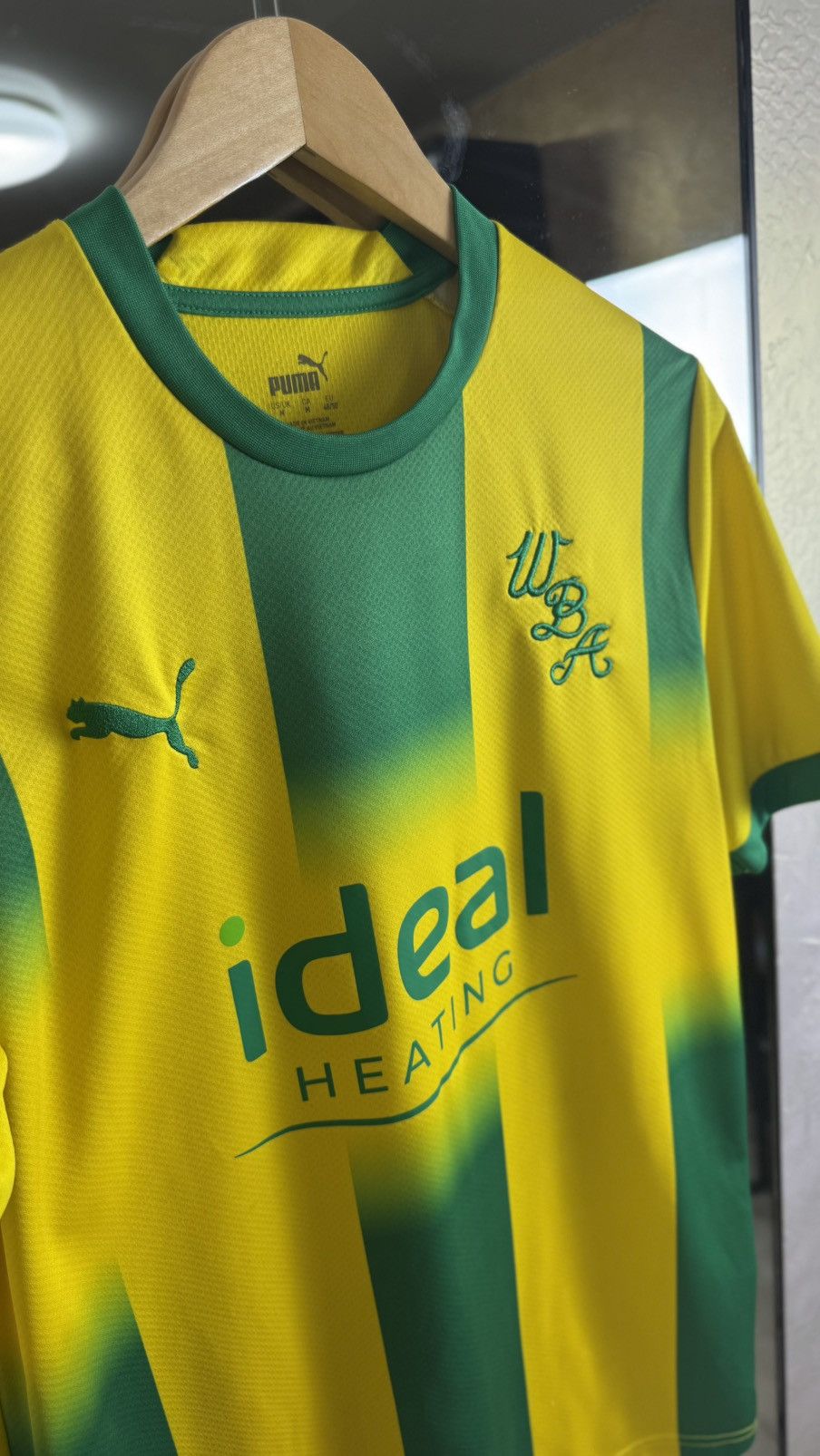 Puma Puma WBA Away Jersey Vibrant Stripes Tech & Embossed Quotes Size US M / EU 48-50 / 2 - 3 Thumbnail