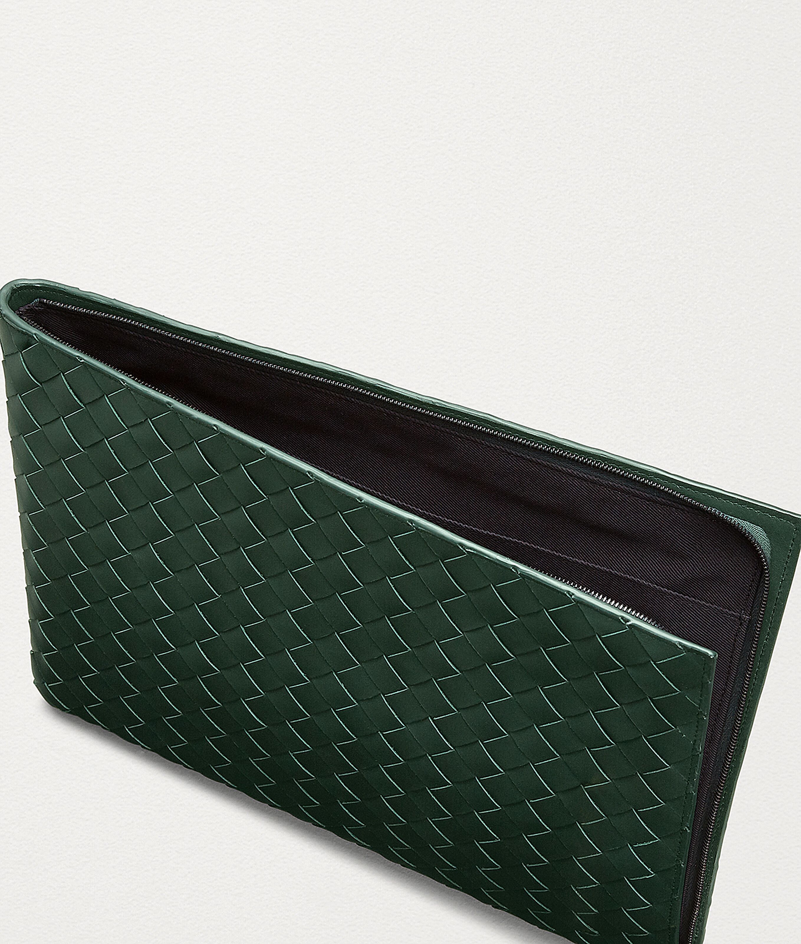 Bottega Veneta o1n1vont0624 Size: OS / Pouch in Dark Green Size ONE SIZE - 3 Thumbnail