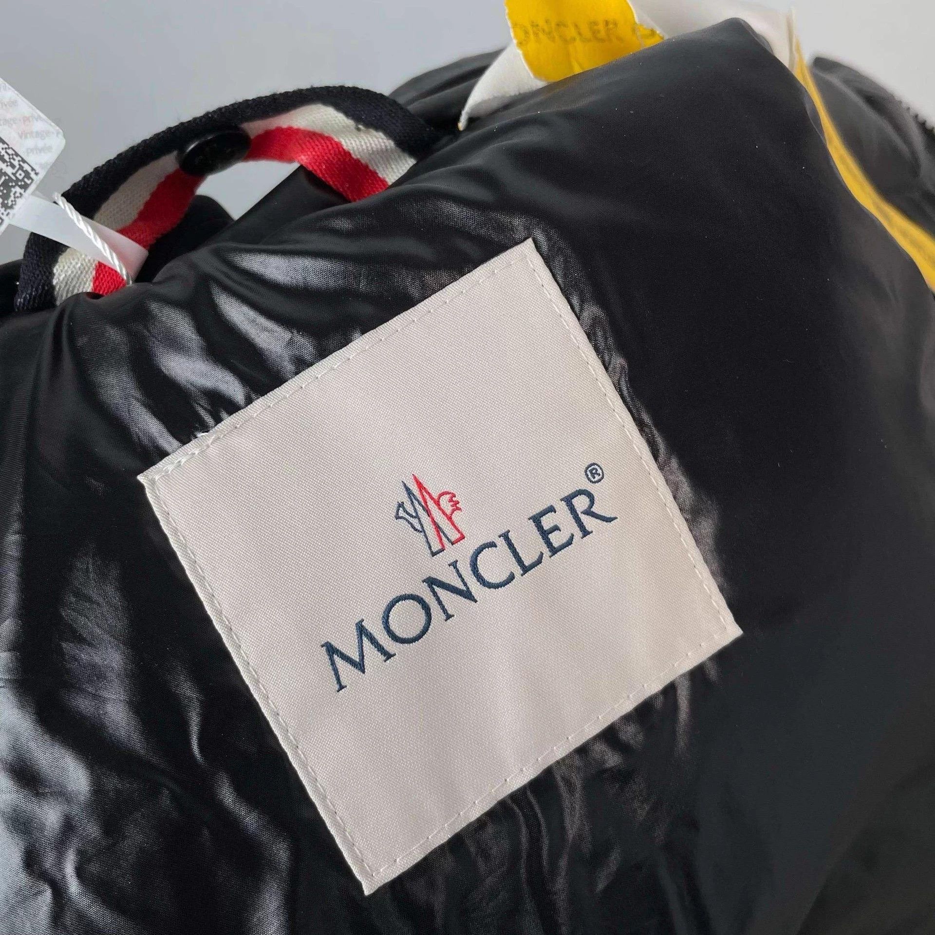 Moncler Moncler puffer jacket black white size4 Size US XL / EU 56 / 4 - 2 Thumbnail