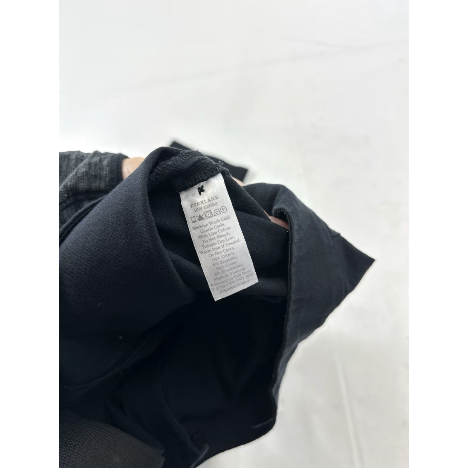 Everlane Everlane Pants Women’s 4 Black Skinny Stretch Dress Pant Side Zip Pants Women 4 Black Skinny Stretch Dress Pant Side Zip Size 27" / US 4 / IT 40 - 5 Thumbnail