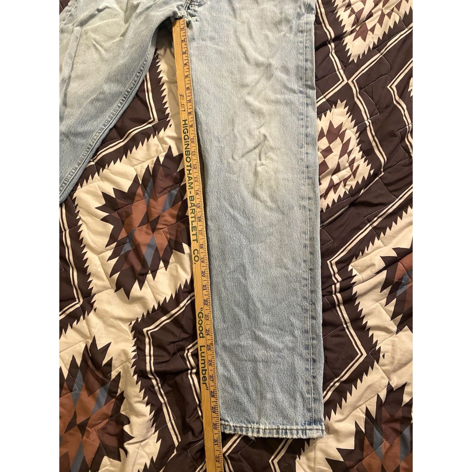 Levi's VINTAGE Levi’s 501 Jeans Men Light Wash Distressed Faded 33x31 Regular Straight Blue Denim Cotton Button Logo USA 90s Grunge Size US 33 - 4 Thumbnail