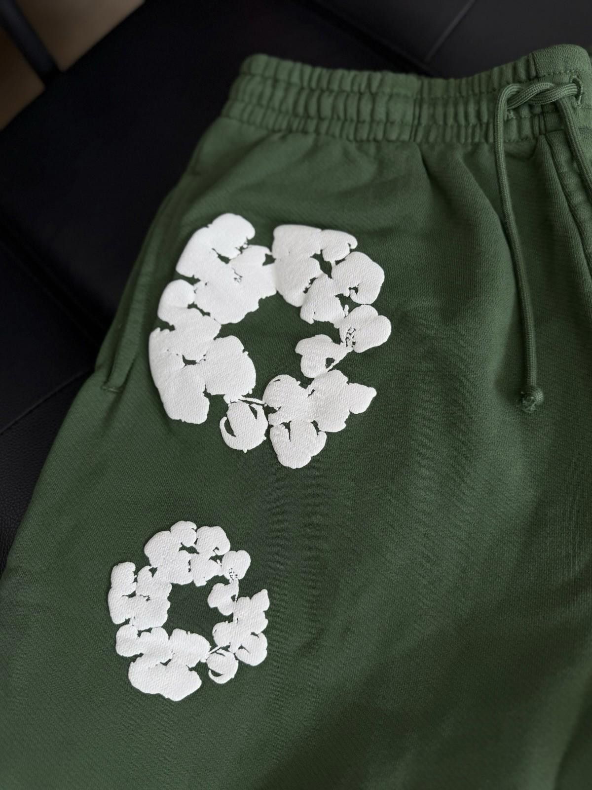 DENIM TEARS Denim Tears Cotton Wreath Shorts Green NEW 2025 Size Medium Size US 32 / EU 48 - 4 Thumbnail