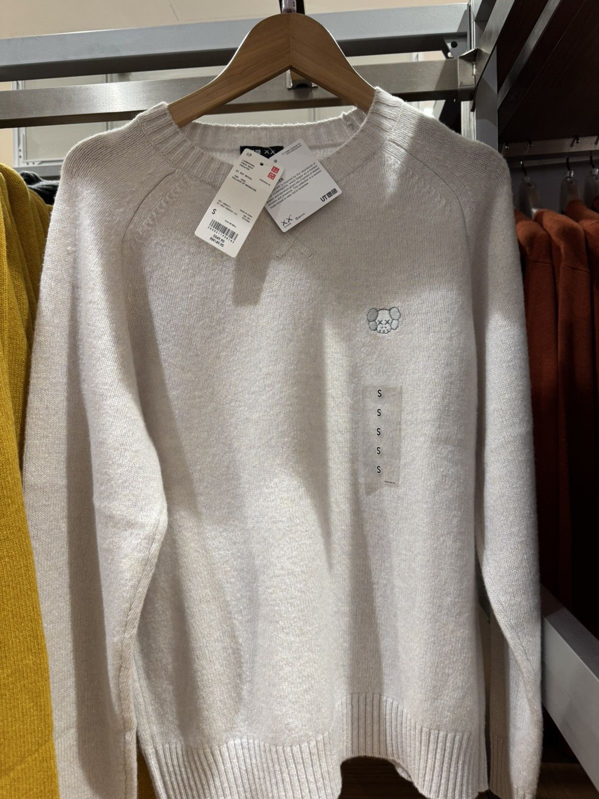 Kaws × Uniqlo Uniqlo X Kaws Lambswool Crew Neck Sweater Size US S / EU 44-46 / 1 - 2 Thumbnail