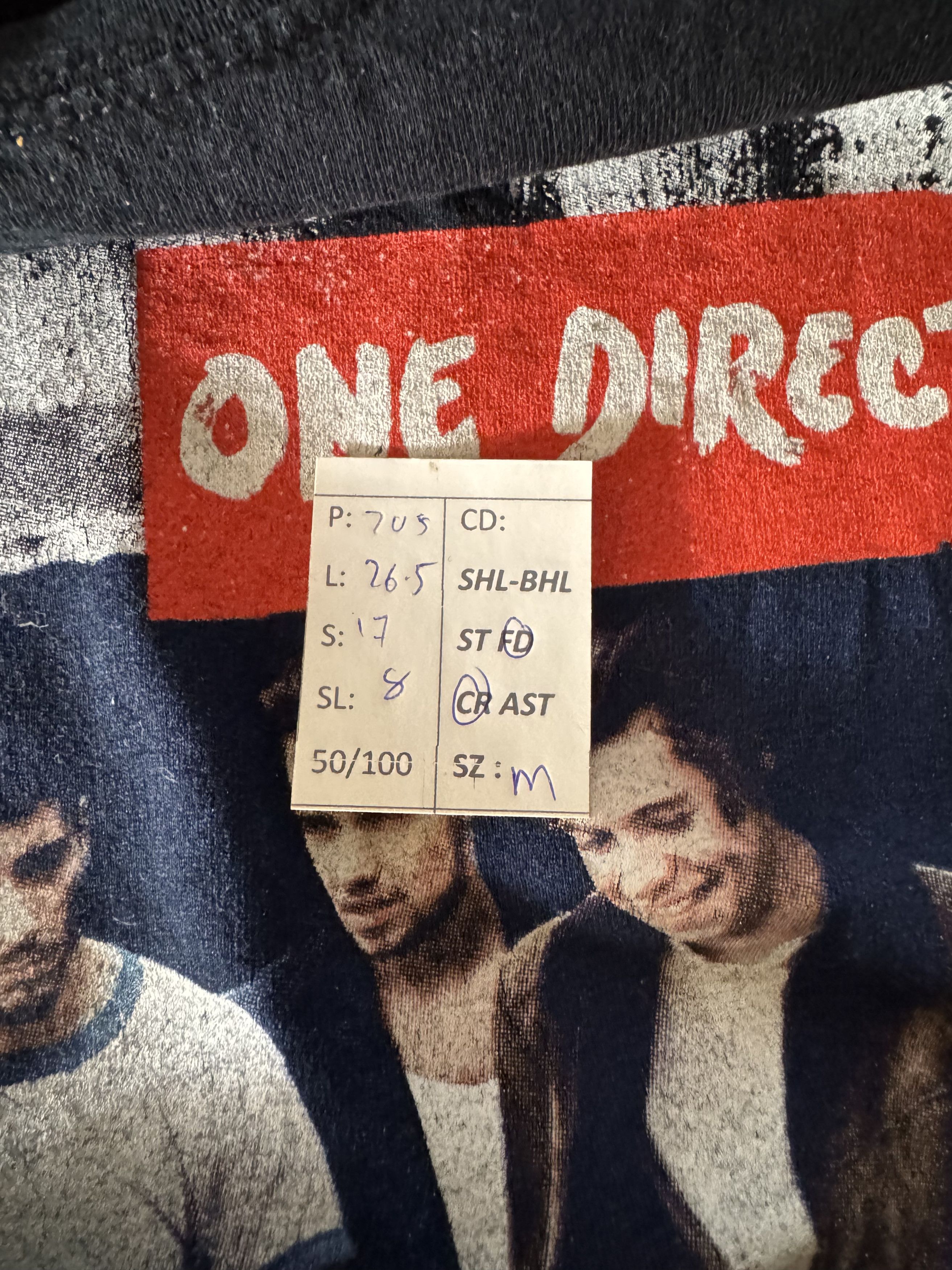 Band Tees VINTAGE '14 ONE DIRECTION MIDNIGHT MEMORIES TOUR TEE Size US M / EU 48-50 / 2 - 18 Thumbnail