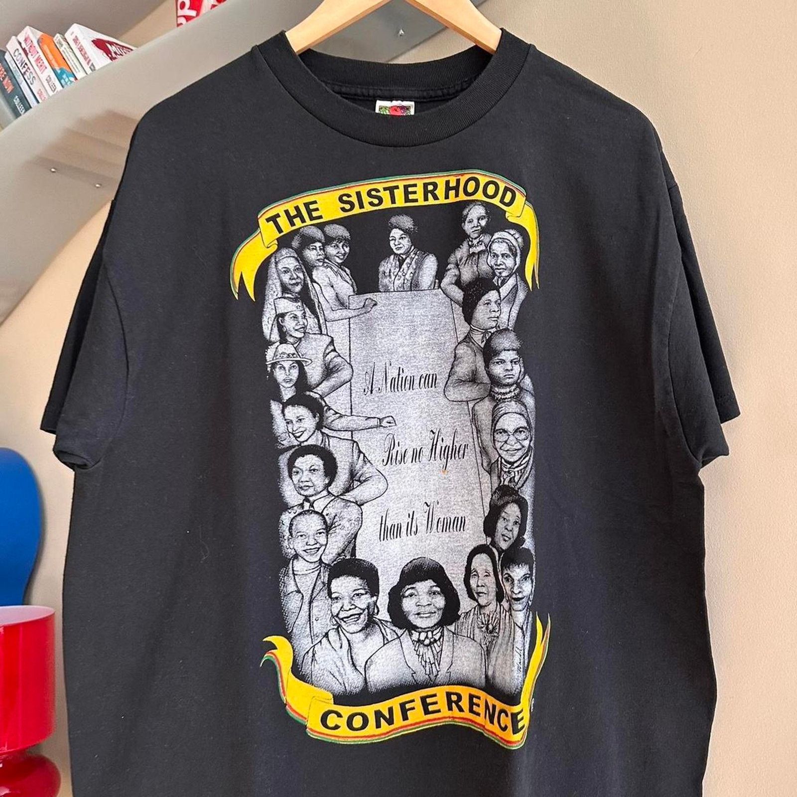 Fruit Of The Loom × Rap Tees Vintage Sisterhood Black History Shirt Size US XL / EU 56 / 4 - 2 Thumbnail