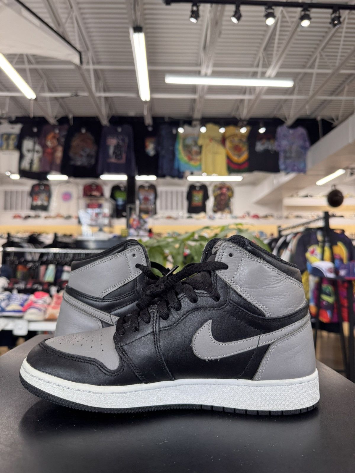Jordan Brand Air Jordan 1 Shadow Size 7Y (2018) Size US 7 / EU 40 - 4 Thumbnail