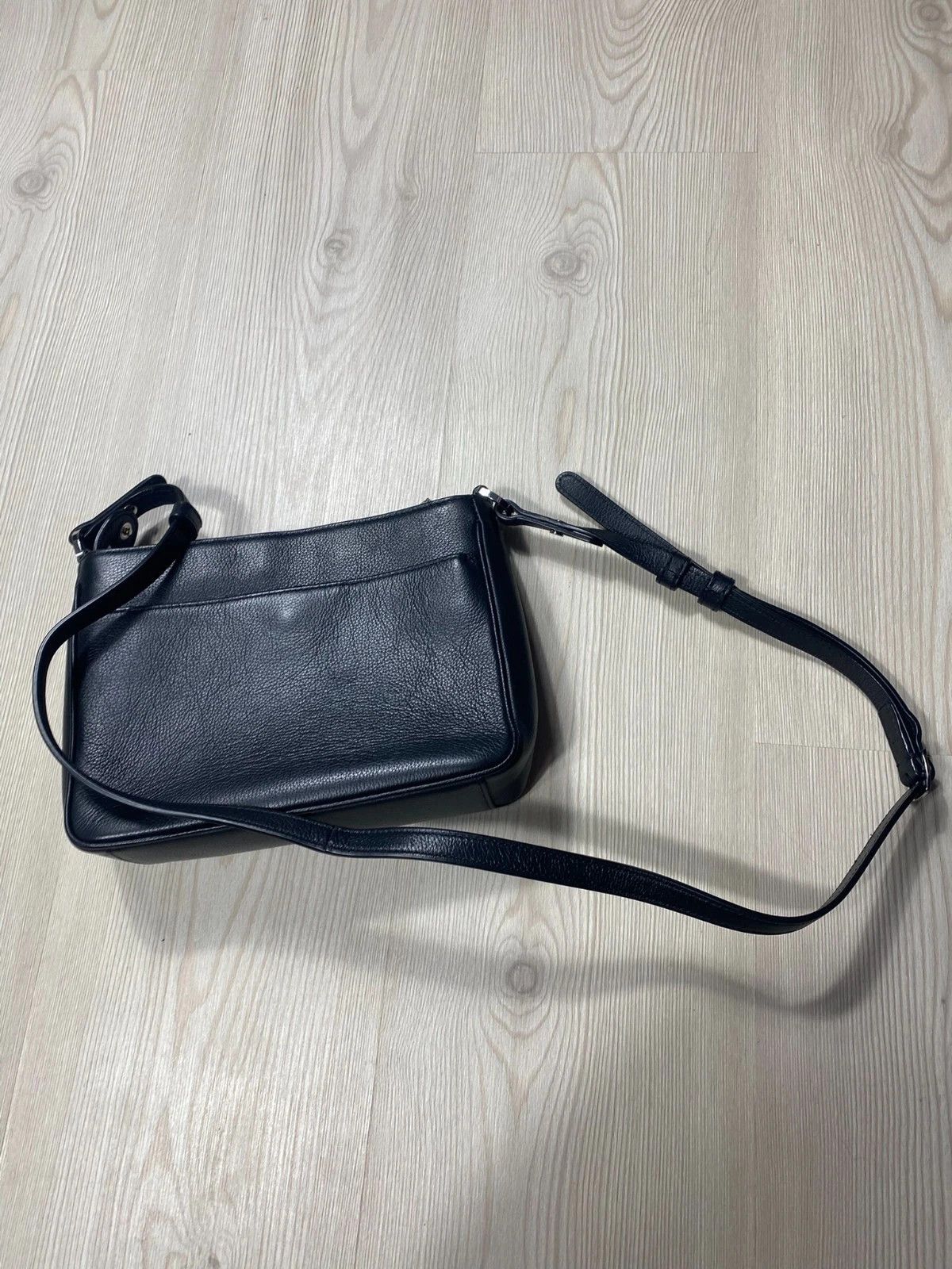 Aigner Aigner Black Leather Crossbody Bag Zip Size ONE SIZE - 3 Thumbnail