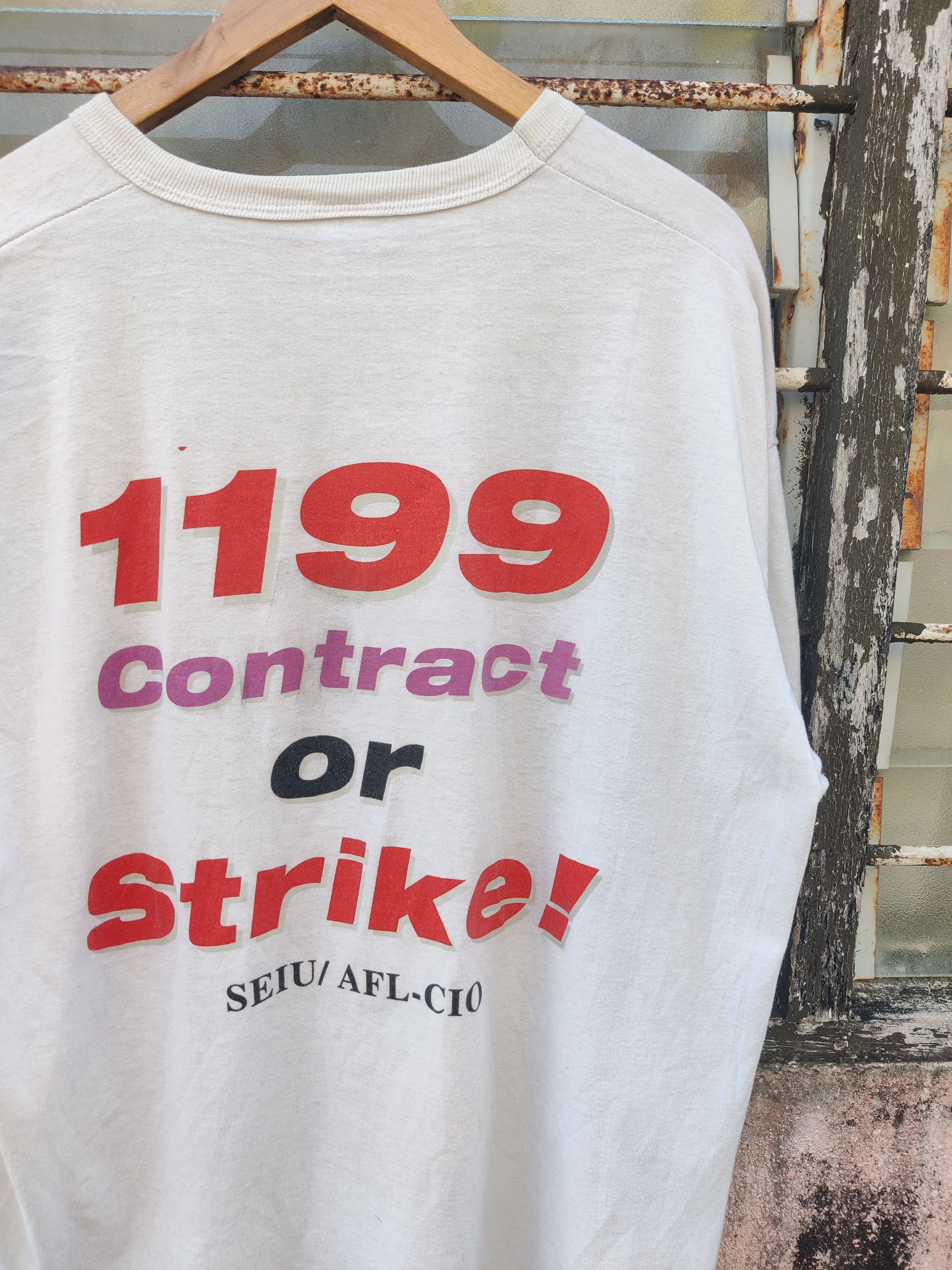 Vintage Vintage Labor Union Contract or Strike History Shirt Size US XXL / EU 58 / 5 - 6 Thumbnail