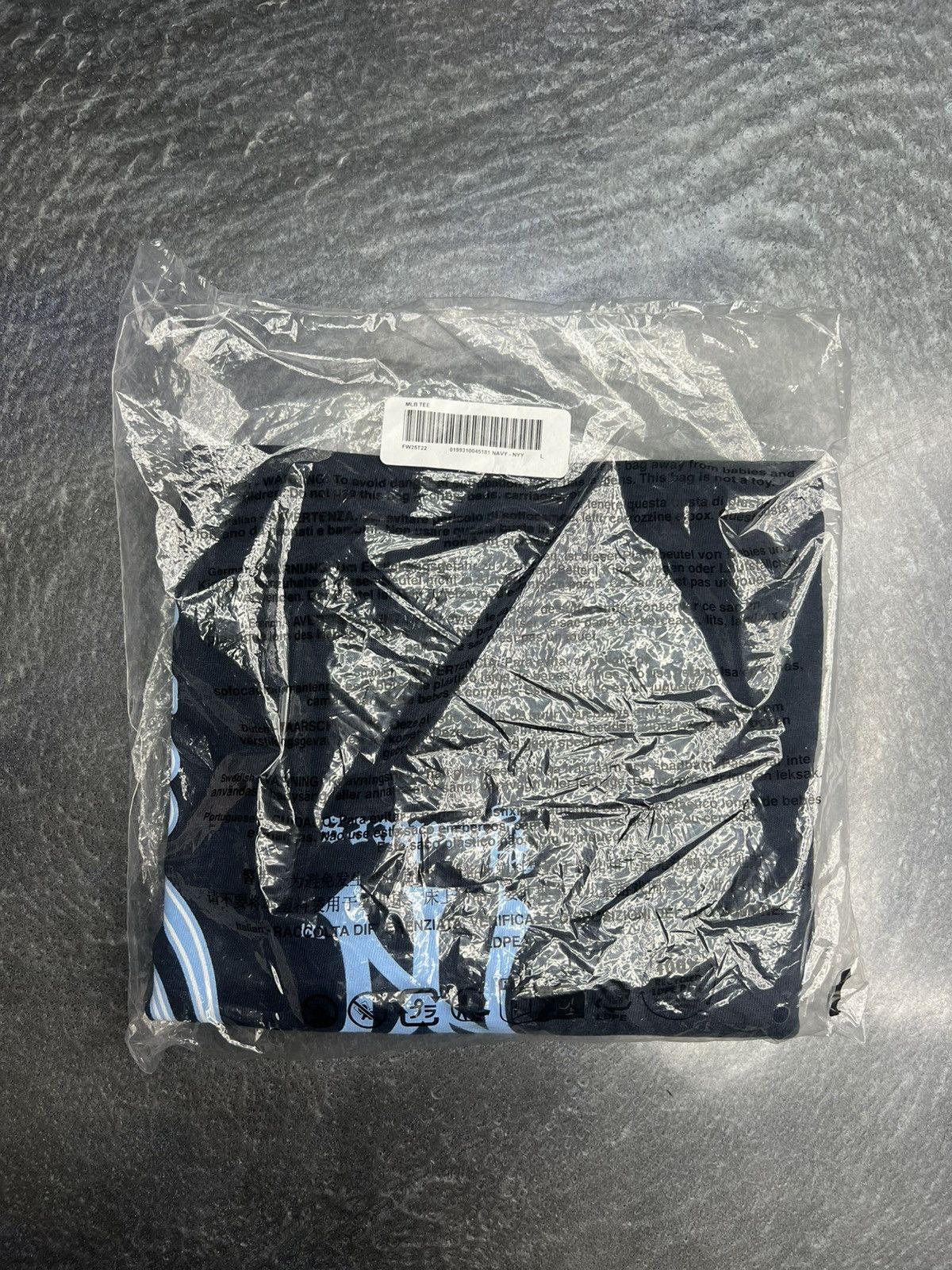 MLB × Supreme Supreme MLB Teams T-Shirt Size US L / EU 52-54 / 3 - 8 Thumbnail