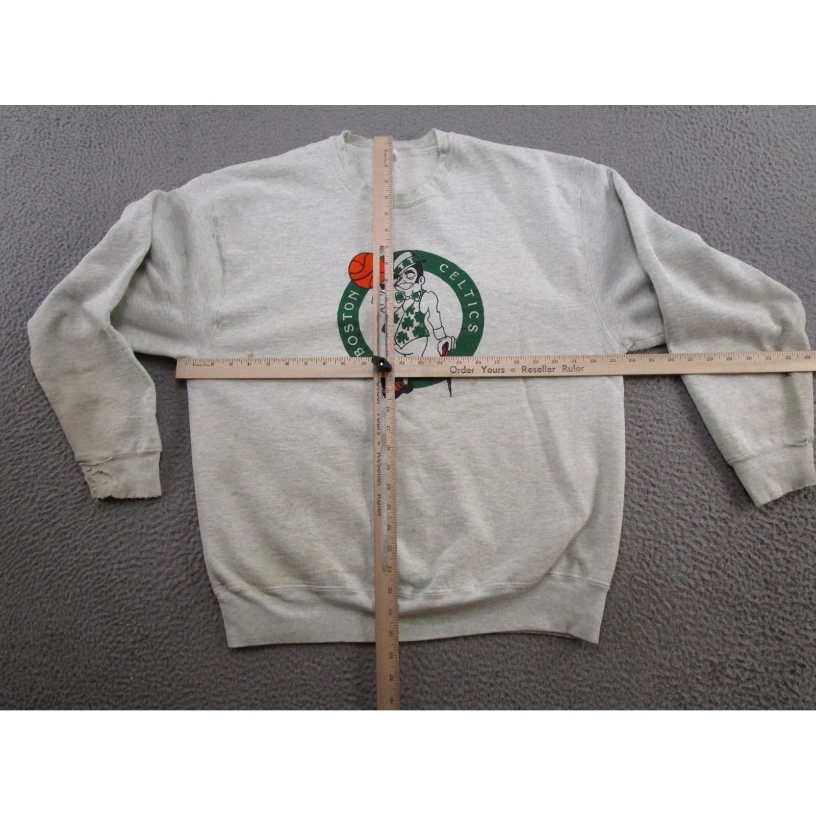 Fruit Of The Loom VINTAGE Boston Celtics Graphic Crewneck Sweatshirt Mens L Gray 90s Sports Nike Size US L / EU 52-54 / 3 - 7 Thumbnail