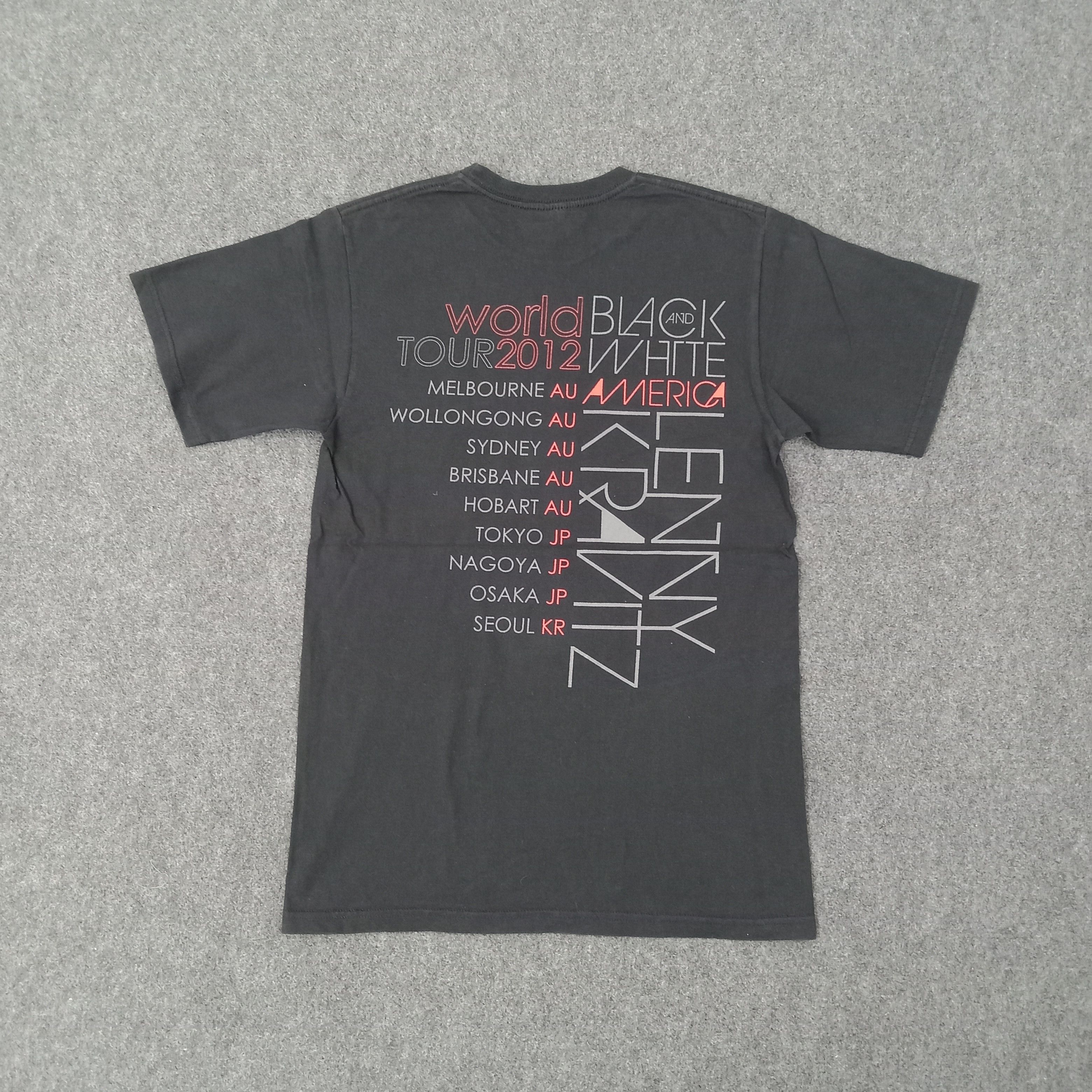 Band Tees Lenny Kravitz Black and White World Tour 2012 Tshirt C259N60 Size US S / EU 44-46 / 1 - 4 Thumbnail