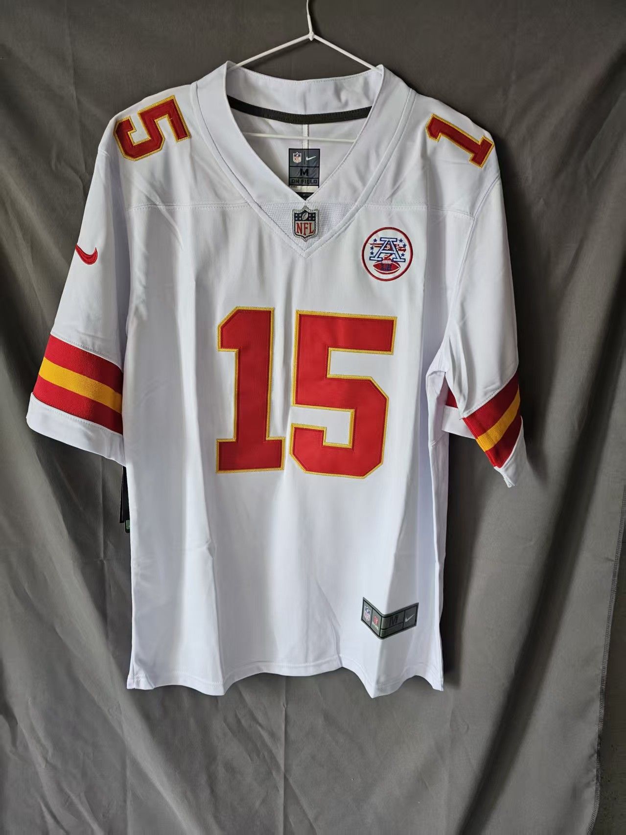 NFL Kansas City Chiefs 15 Patrick Mahomes Jersey White Size US M / EU 48-50 / 2 - 1 Thumbnail