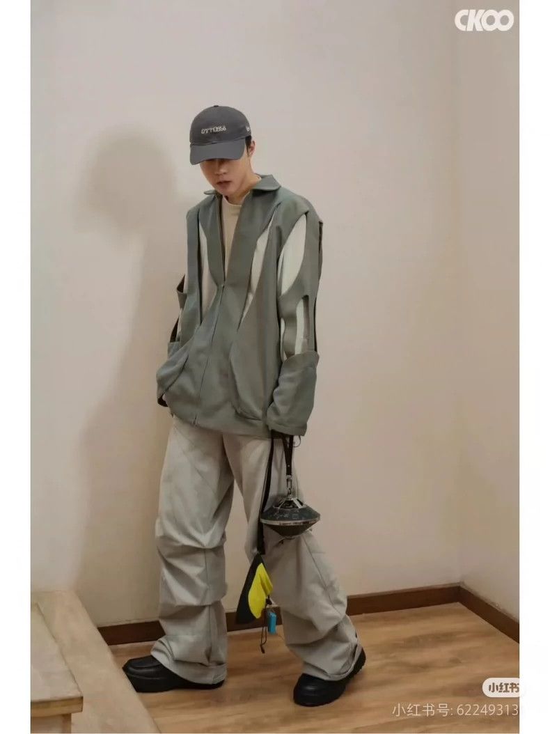 Kiko Kostadinov Kiko KostadinovSS21 grey wool-blend gradient cut-out jacket Size US S / EU 44-46 / 1 - 7 Thumbnail