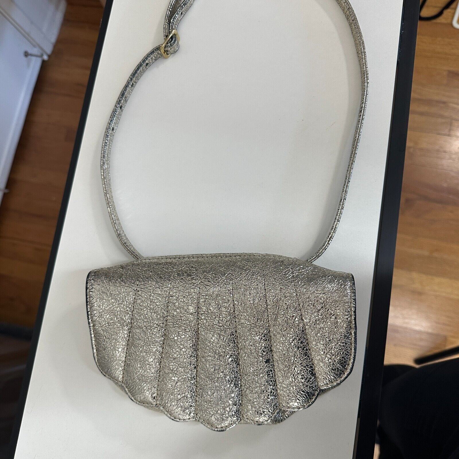 Other C.A.B. Gold-Silver Shimmer Clamshell Shoulder Bag Snap Close Size ONE SIZE - 11 Thumbnail