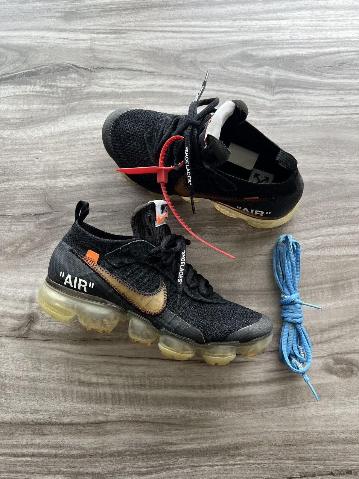 Nike × Off-White Size 6 Men’s/ 7.5 Women’s - Off-White x Nike Air VaporMax Size US 6 / EU 39 - 1 Thumbnail