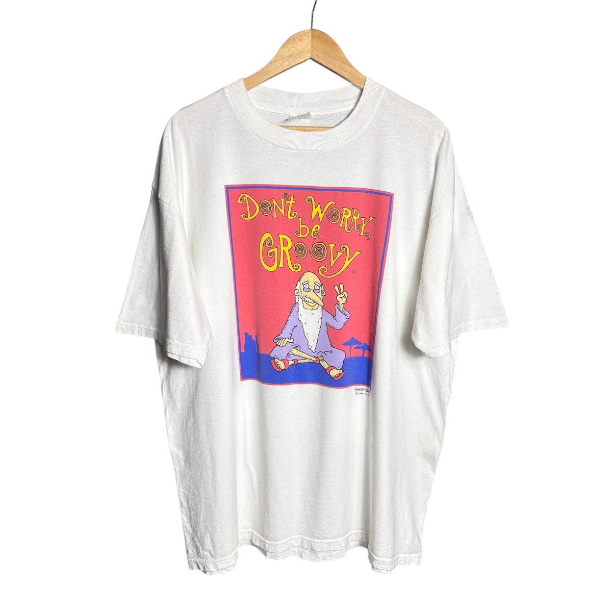 Vintage Vintage 90s Don’t Worry Be Groovy Parody Art Graphic T-Shirt Size US XL / EU 56 / 4 - 1 Thumbnail