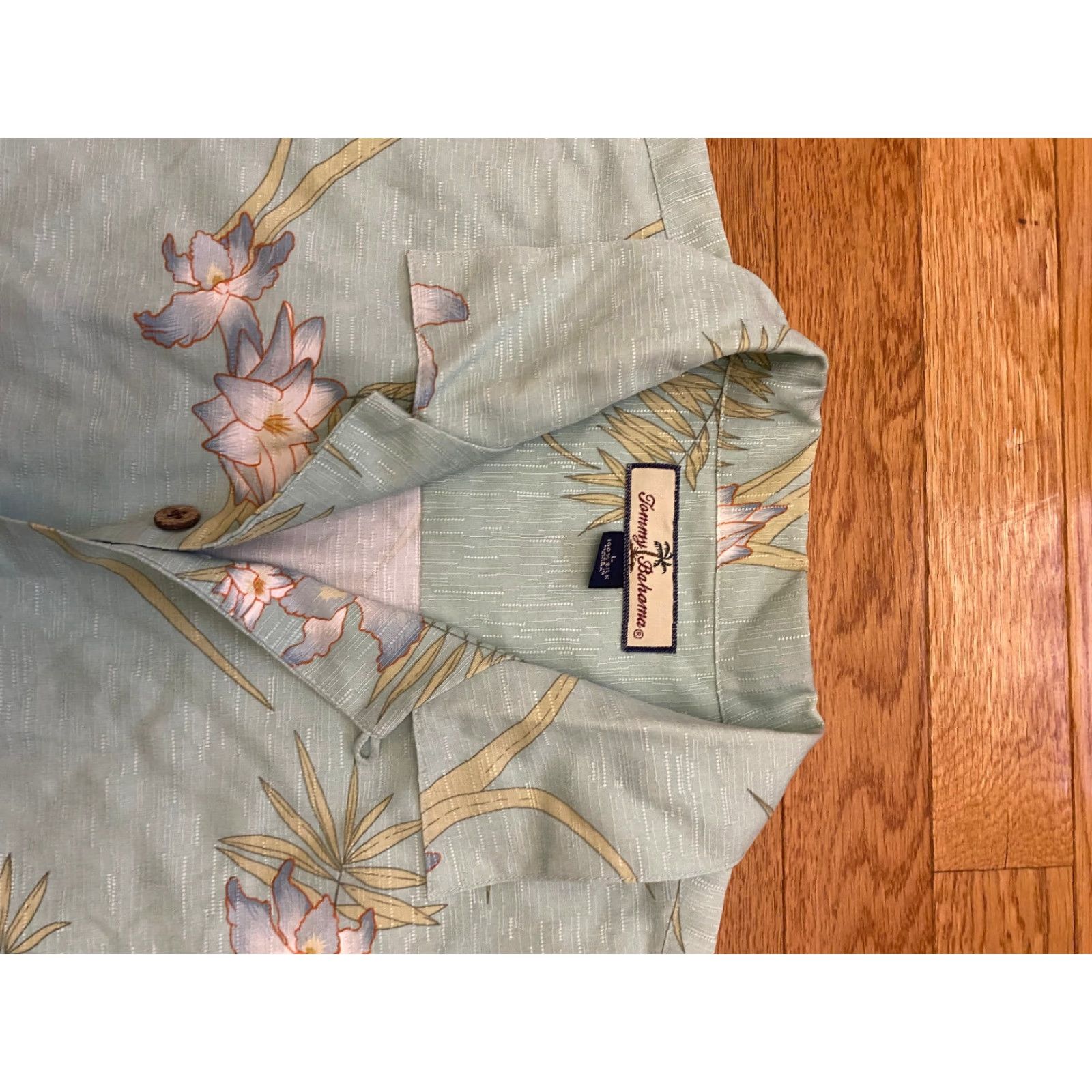 Tommy Bahama Tommy Bahama Relax Hawaiian Shirt Mens L Green Floral Palm EUC Shirt Size US L / EU 52-54 / 3 - 3 Thumbnail