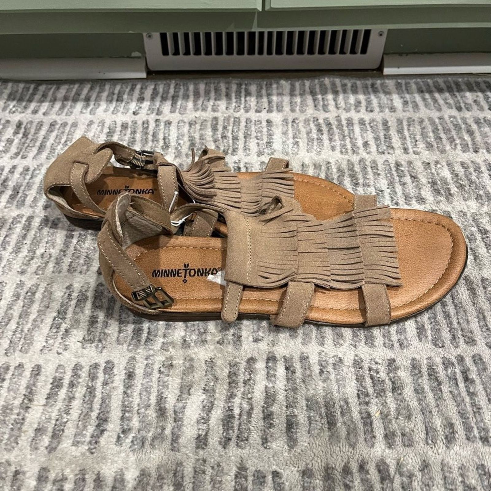 Minnetonka Minnetonka Strappy Fringe Sandals Suede Upper Leather Size 9 Size US 9 / IT 39 - 3 Thumbnail