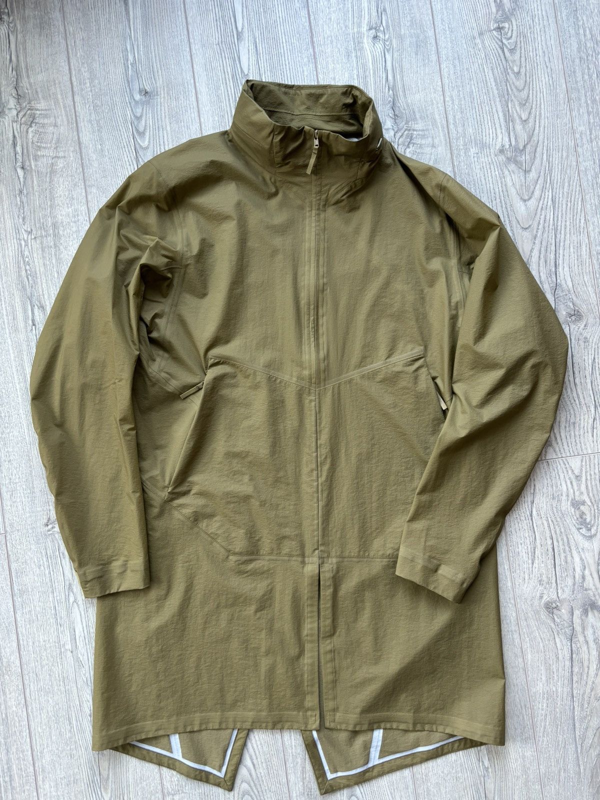 値下 arcteryx veilance demlo SL coat 新品未使用 【公式通販】