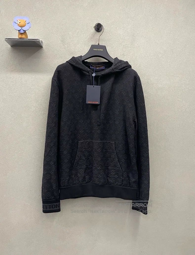 Louis Vuitton Louis Vuitton Black Logo-embossed full-face long-sleeve sw Size US M / EU 48-50 / 2 - 1 Thumbnail