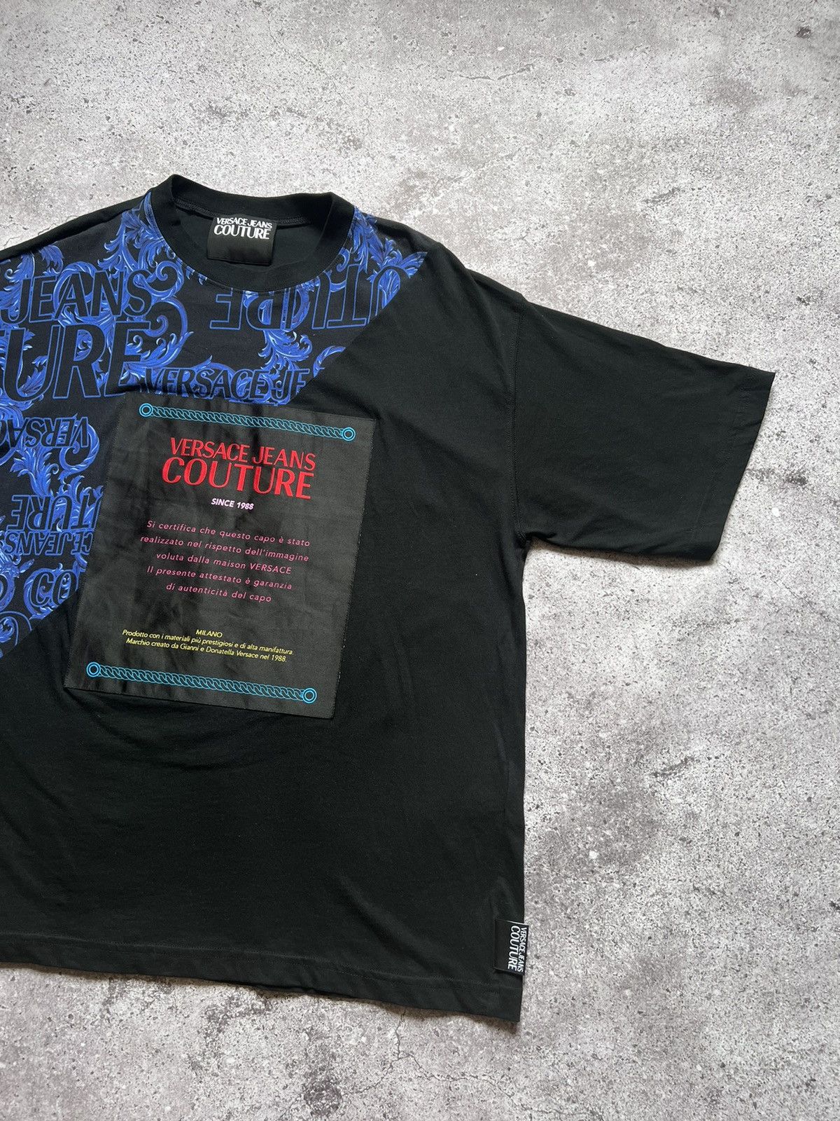 Designer × Versace Jeans Couture Versace Jeans Couture T-shirt Mit Barock Print Size US M / EU 48-50 / 2 - 3 Thumbnail