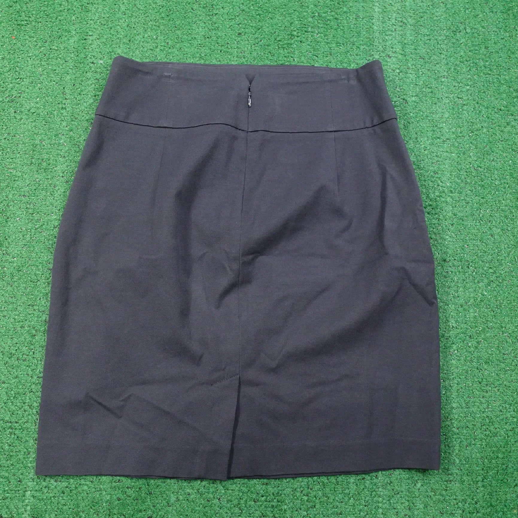 Banana Republic VINTAGE Banana Republic Women's Skirt Size 10 Charcoal Gray Business Casual Office Wear Slim Fit 21.5" Fall Spring Summer Winter Size 32" / US 10 / IT 46 - 5 Thumbnail