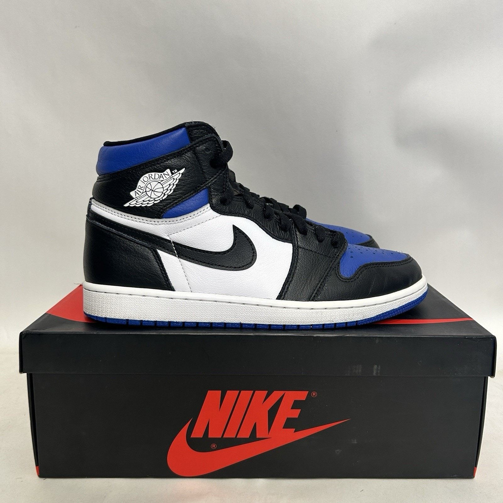 Jordan Brand Nike Air Jordan 1 Retro OG High “Royal Toe” Size US 10 / EU 43 - 4 Thumbnail