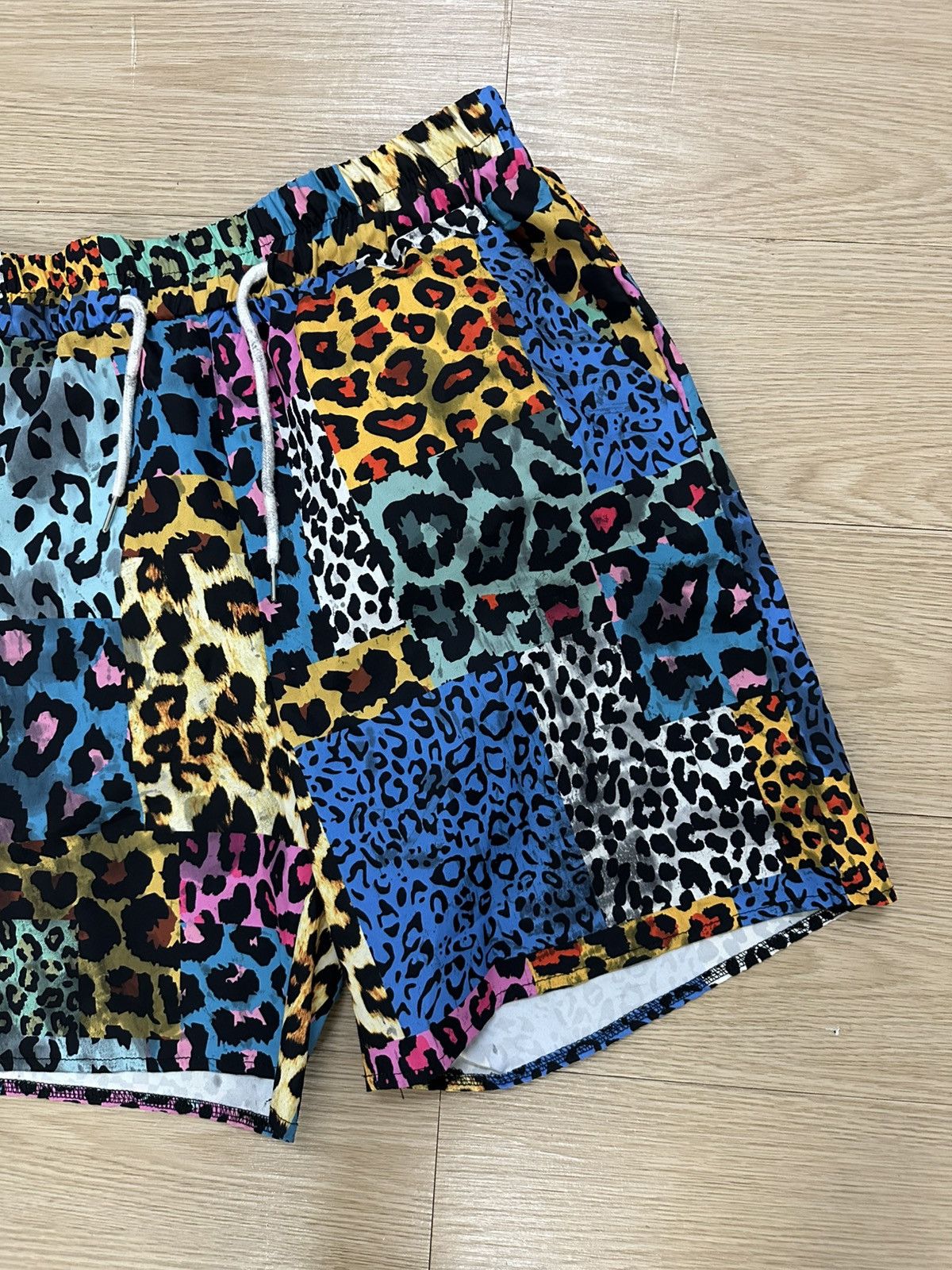 Designer Rare And Beautiful Romwe Wacko Maria Parody Leopard Shorts Size US 28 / EU 44 - 4 Thumbnail
