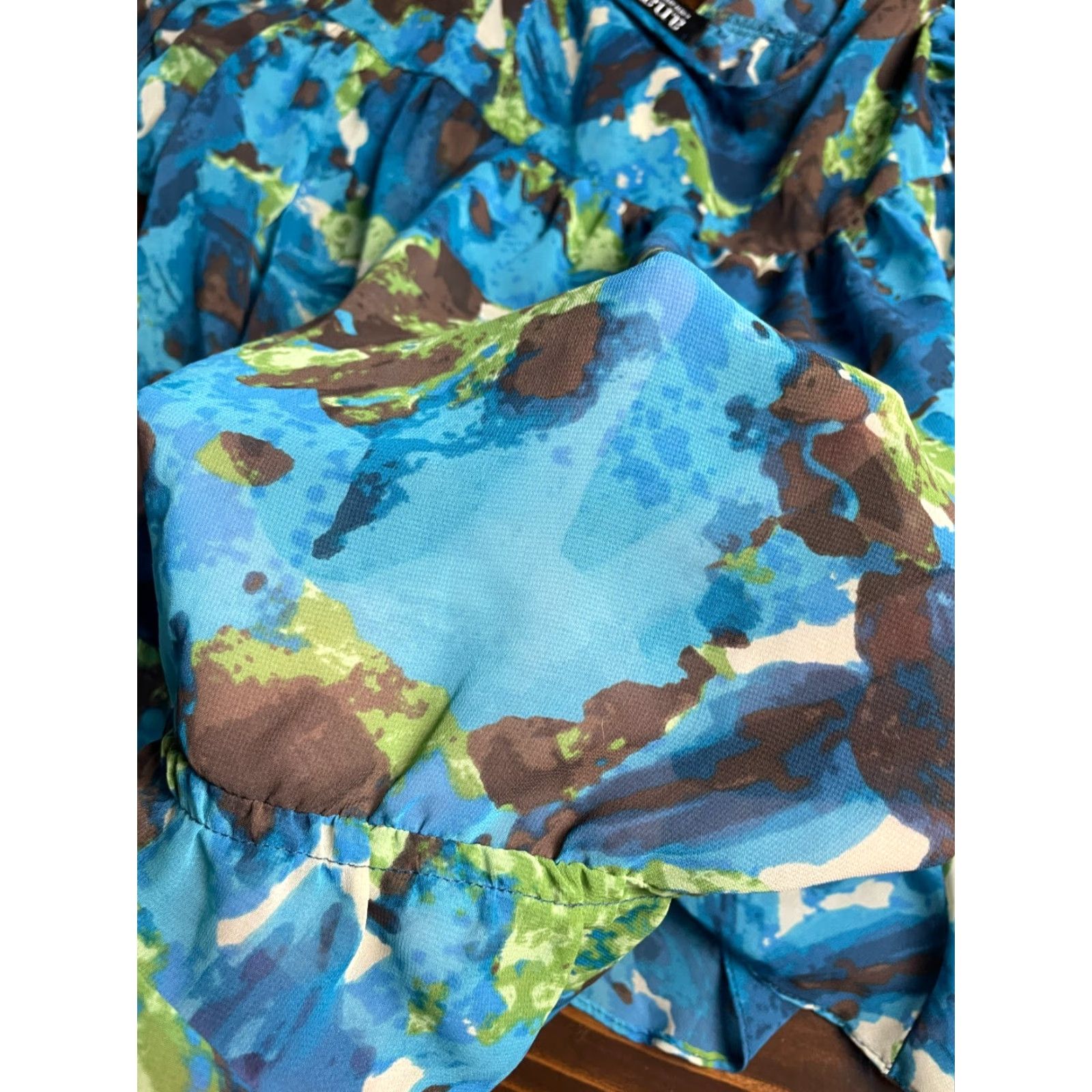 Vintage A.N.A Shirt Women Petite Large Blue Green Brown Semi Sheer Ruffle T-Shirt Boat Neck Short Sleeve Casual Fall Spring Summer Modern Womens Size L / US 10 / IT 46 - 7 Thumbnail