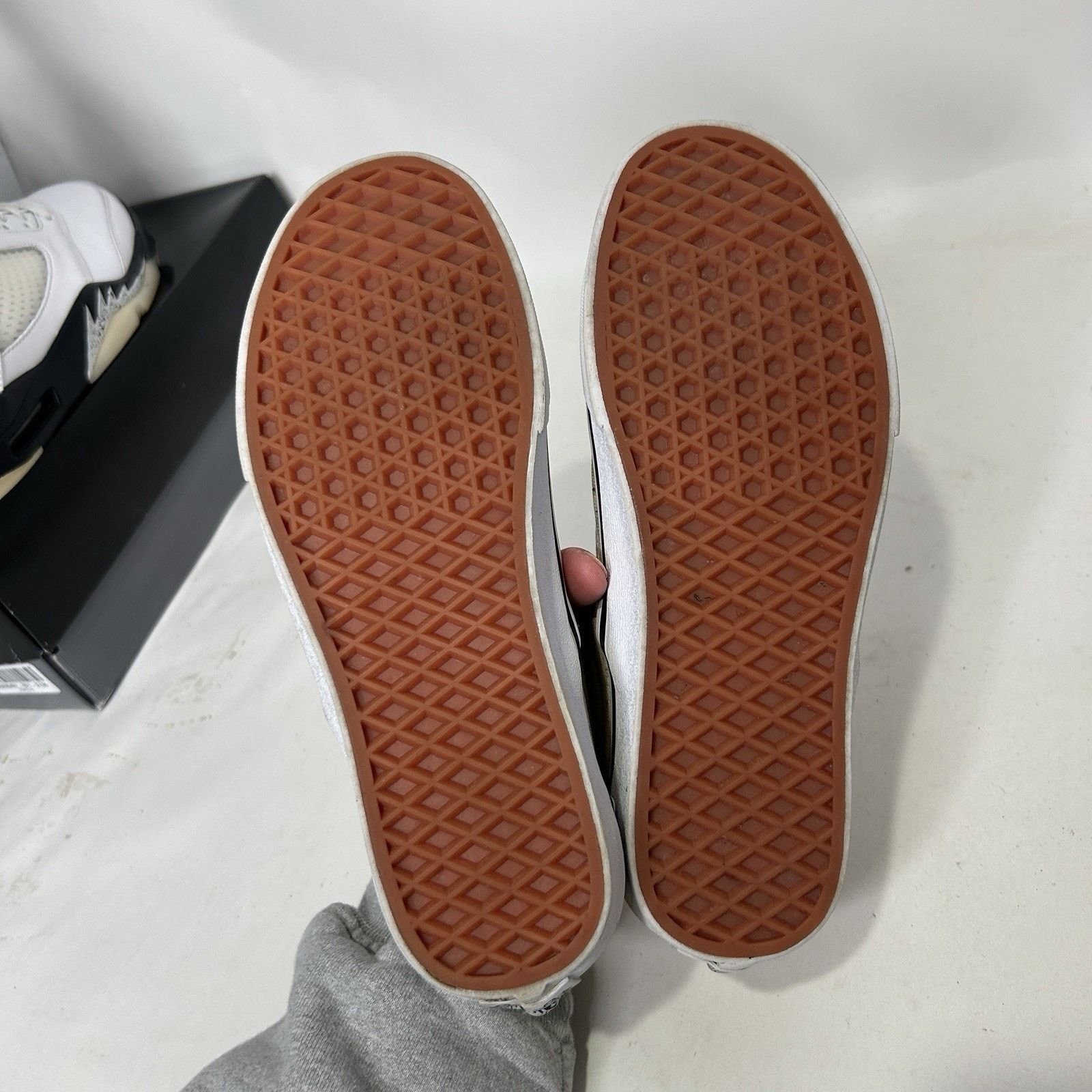 Vans Vans Classic Slip-on x Van Gogh Museum Vincent "Skulls" Size US 9 / IT 39 - 9 Thumbnail