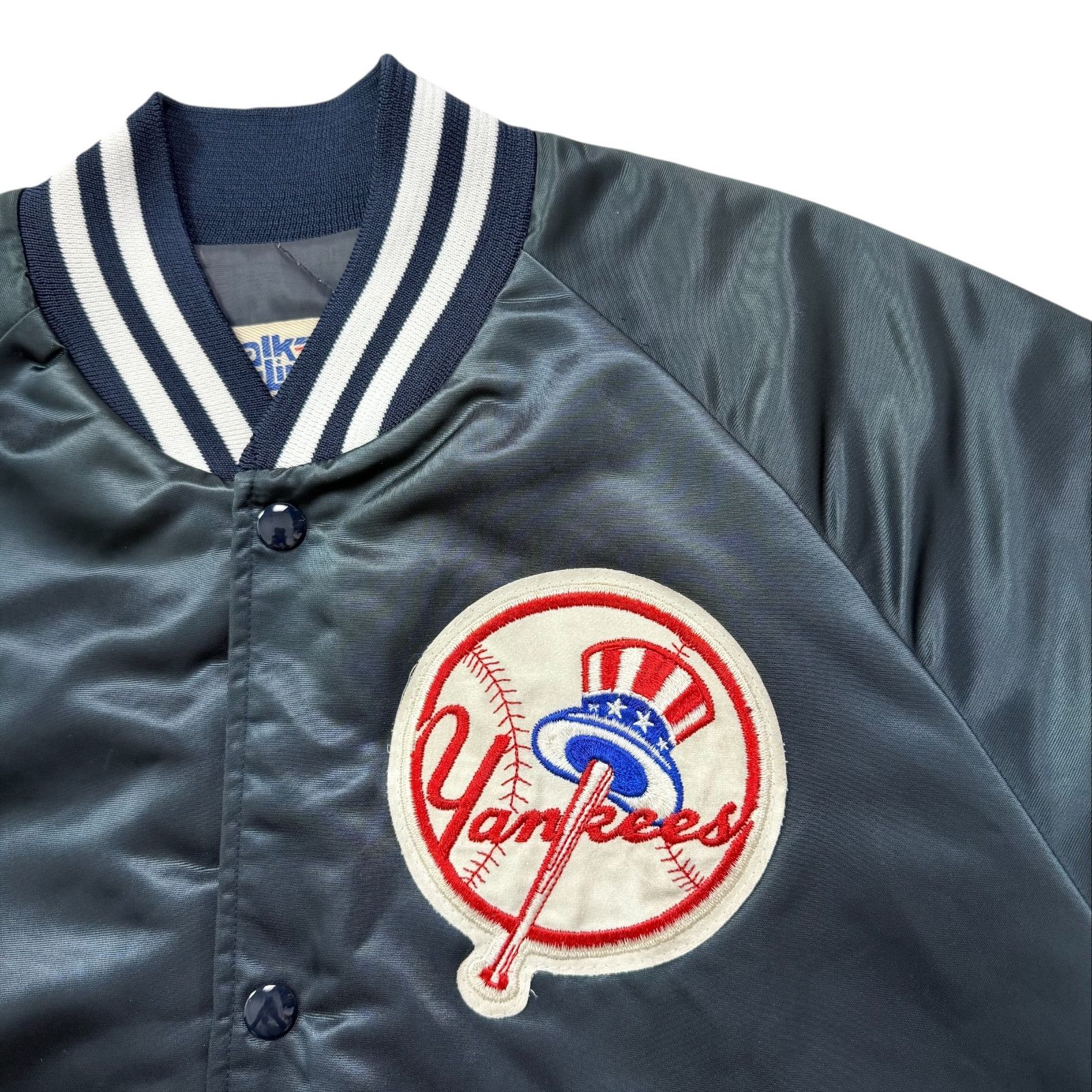 MLB VTG 90s NEW YORK YANKEES CHALK LINE SATIN JACKET SPELL OUT Size US M / EU 48-50 / 2 - 3 Thumbnail