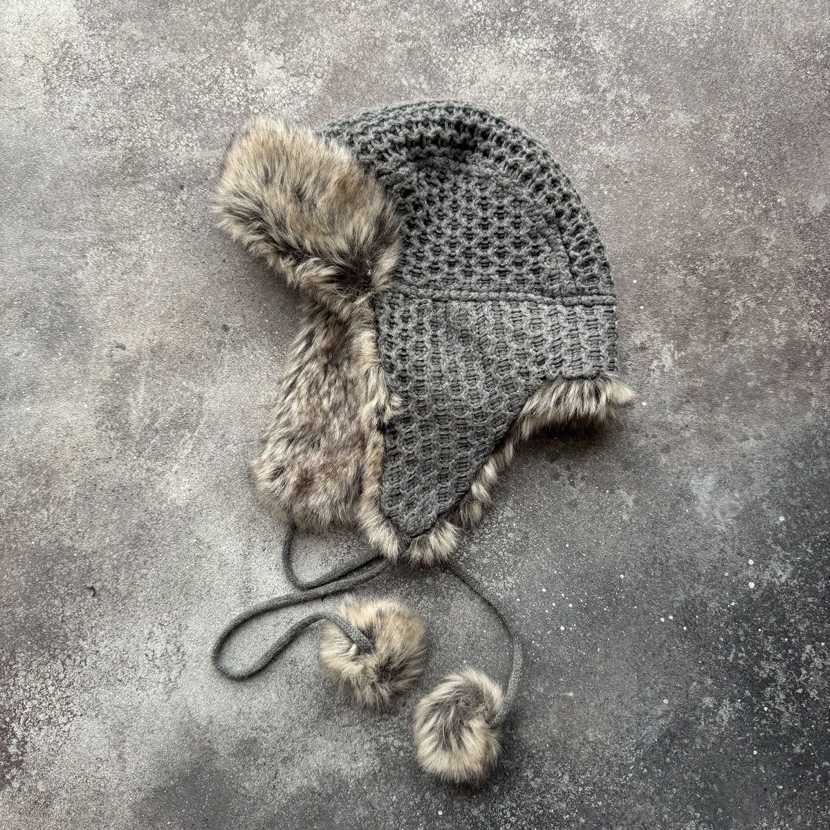 If Six Was Nine Amazing Faux Fur Y2K Ushanka Hat (Trapper Hat) Size ONE SIZE - 2 Thumbnail