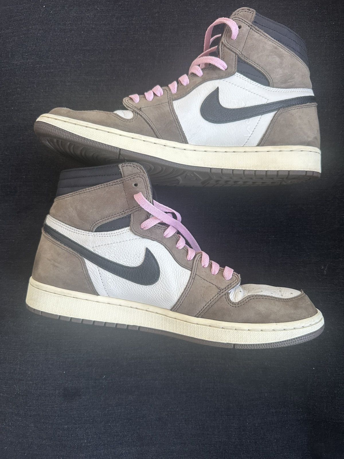 Jordan Brand × Travis Scott Jordan 1 Retro High OG SP Travis Scott Mocha Size US 12 / EU 45 - 3 Thumbnail