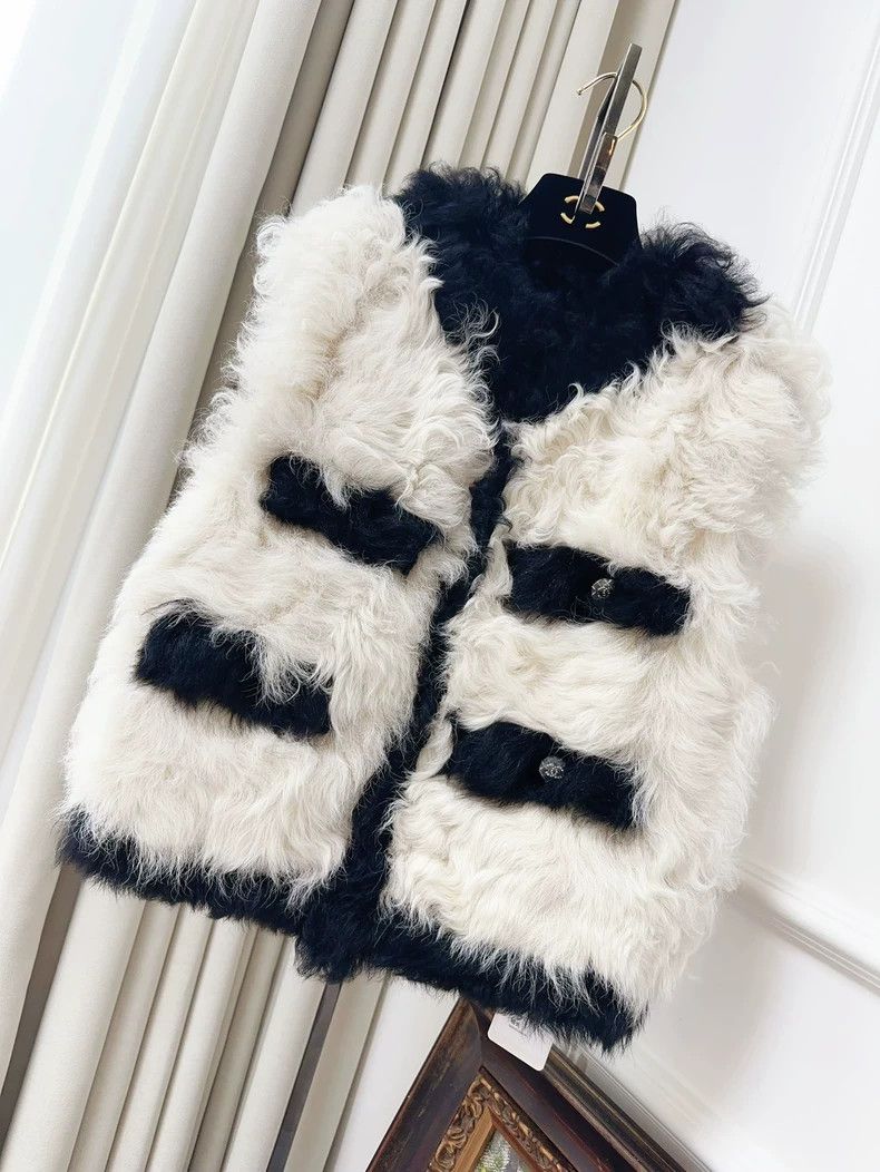Chanel Chanel 21k Black and White Color Block Wool Vest Coat- dmc Size US M / EU 48-50 / 2 - 1 Thumbnail