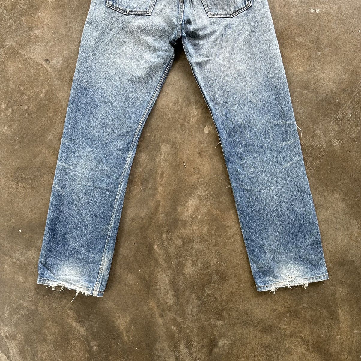Levi's Vintage Levi’s 501 Distressed Denim Faded Jean Pant W28 Size US 28 / EU 44 - 11 Thumbnail
