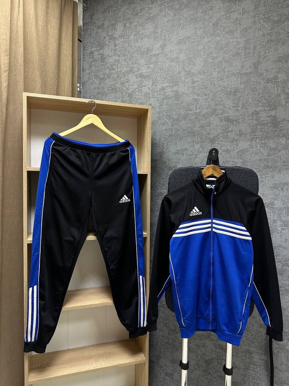 Adidas × Vintage Vintage Adidas Blue Sportswear Tracksuit Size US M / EU 48-50 / 2 - 2 Thumbnail