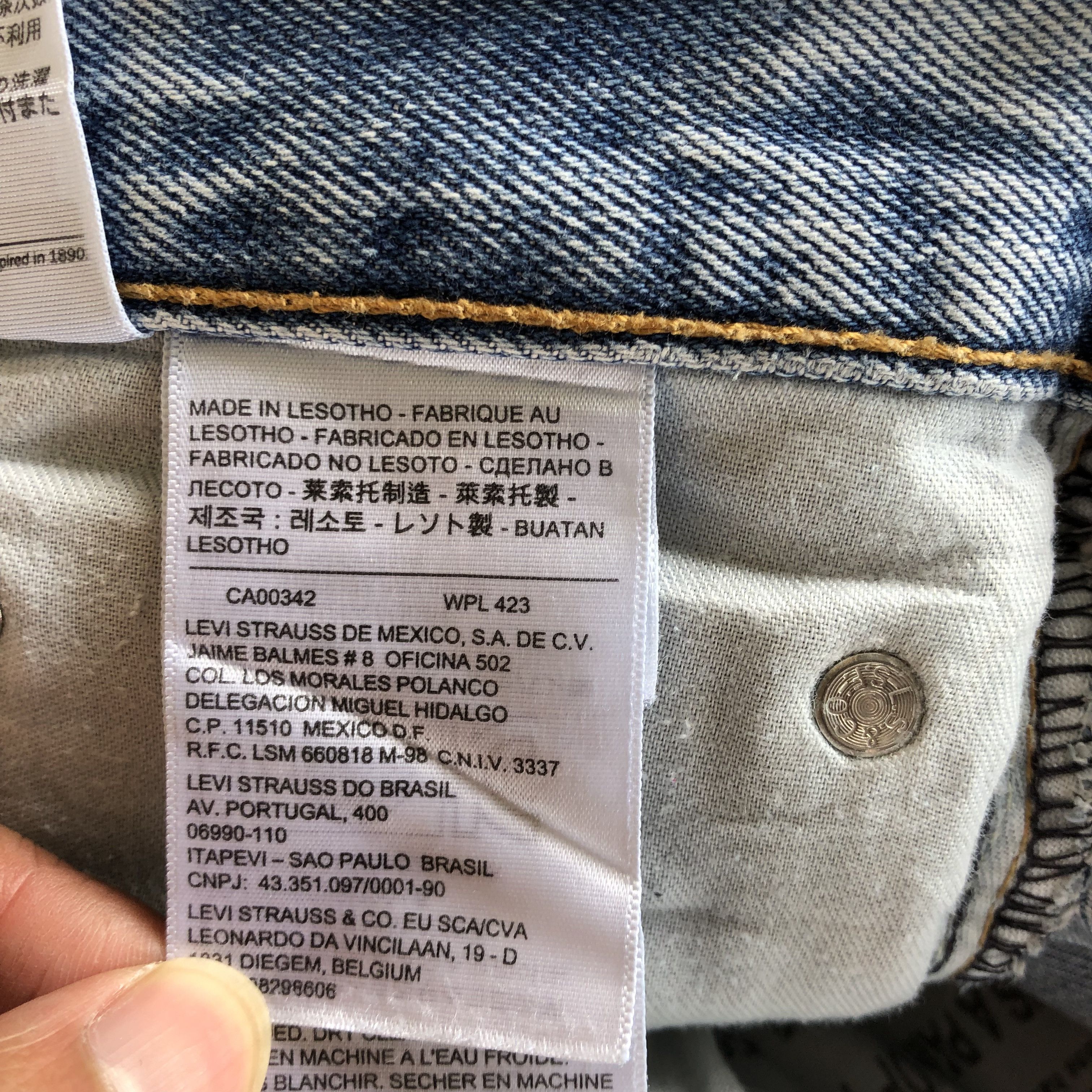 Levi's Vintage Levi's Faded Jeans Levis Light Wash Baggy Denim Size US 36 / EU 52 - 9 Thumbnail